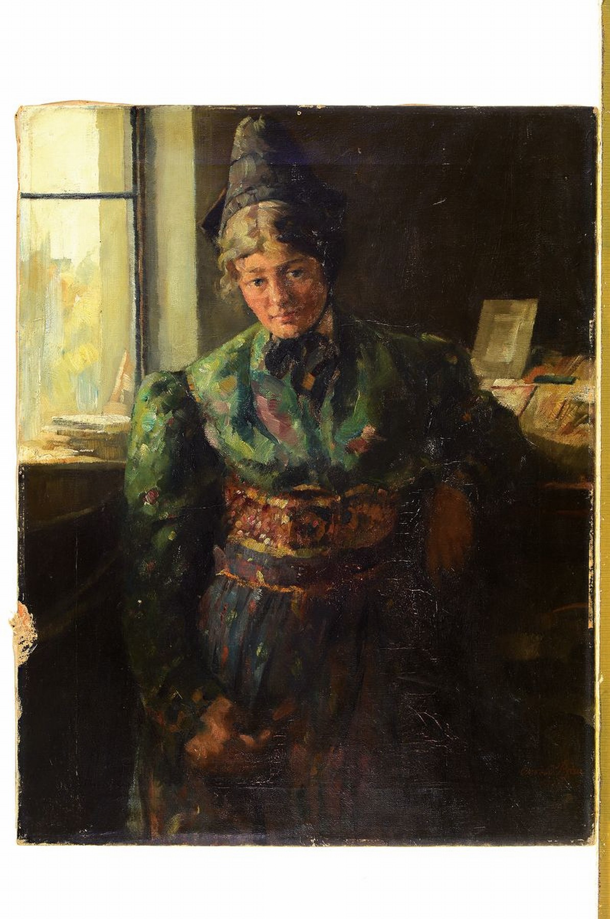 Detail k: Conrad Pfau, 1885 Bad Wimpfen-1954 München, Porträt einer jungen Frau in grüner Tracht vor dem Fenster, Öl/Lwd, rechts unten signiert und dat. ...