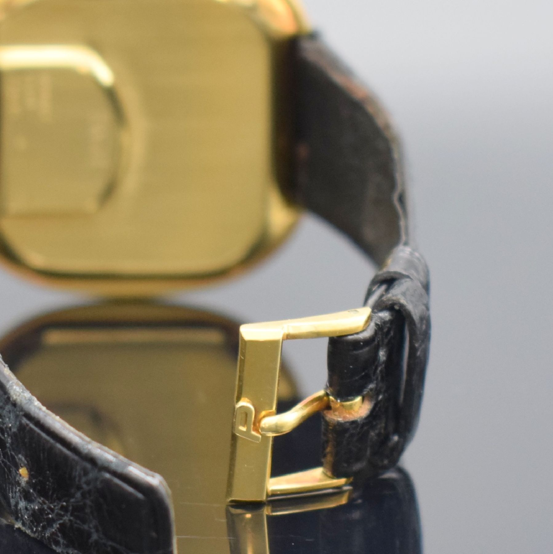 Detail d: PIAGET seltene übergroße Herrenarmbanduhr mit Kaliber "BETA 21" in GG 750/000 Referenz 15101, Schweiz um 1970, quarz, massives gestuftes ...