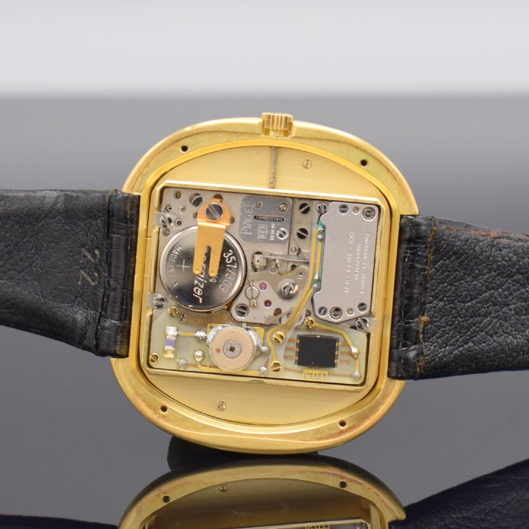 Detail j: PIAGET seltene übergroße Herrenarmbanduhr mit Kaliber "BETA 21" in GG 750/000 Referenz 15101, Schweiz um 1970, quarz, massives gestuftes ...