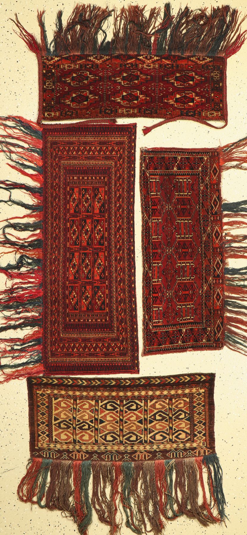 Konvolut aus 4 Torba antik, Turkmenistan, 19 Jhd, Wolle auf Wolle, ca. 116 x 40 cm, EHZ:2-3