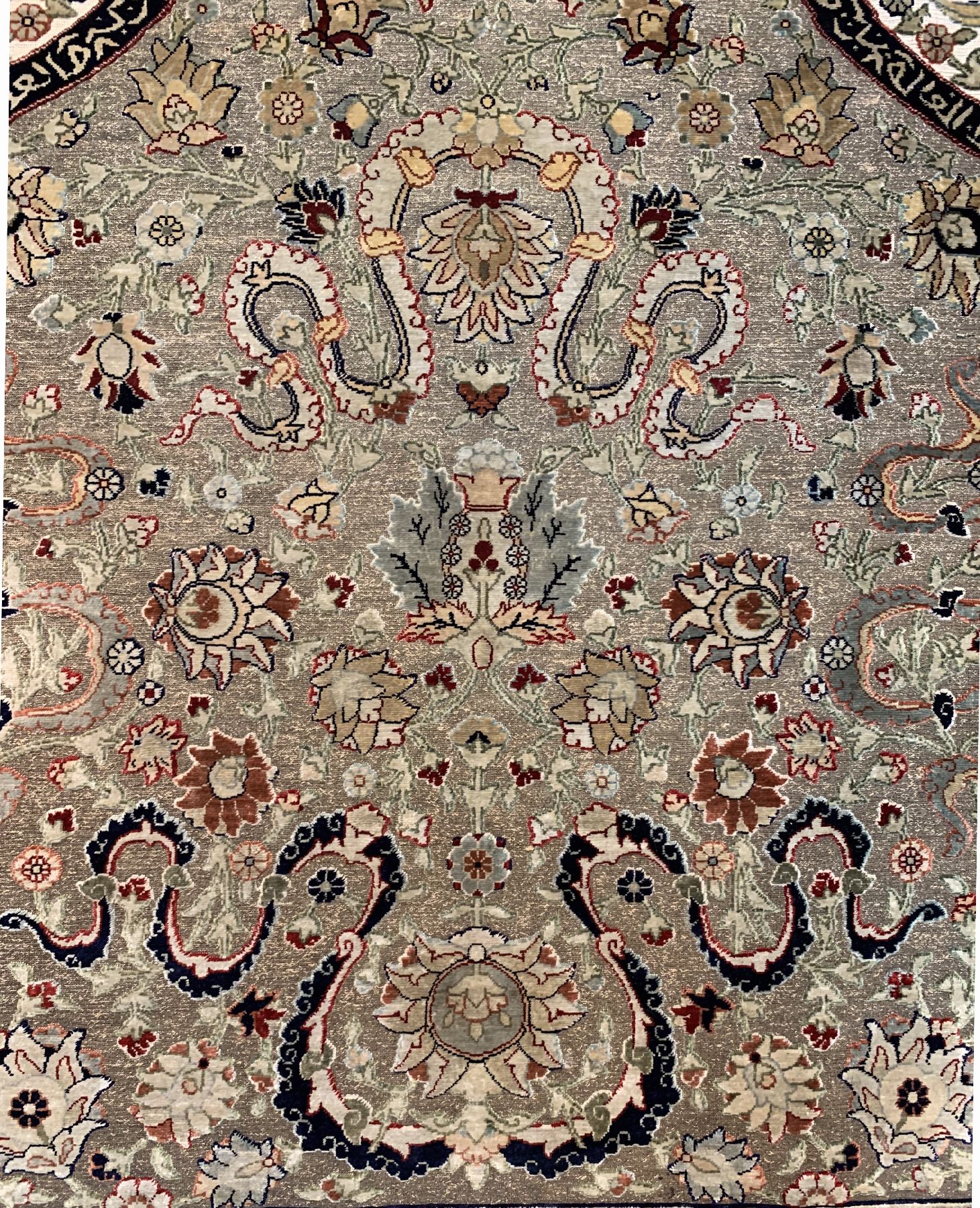 Detail c: Feiner Seiden Hereke, Signiert, Türkei, um 1960, reine Naturseide mit ca. 80% Metallbrokat, ca. 142 x 102 cm, ca. 1,0 Mio. Kn/qm, EHZ:2(Sehr guter ...