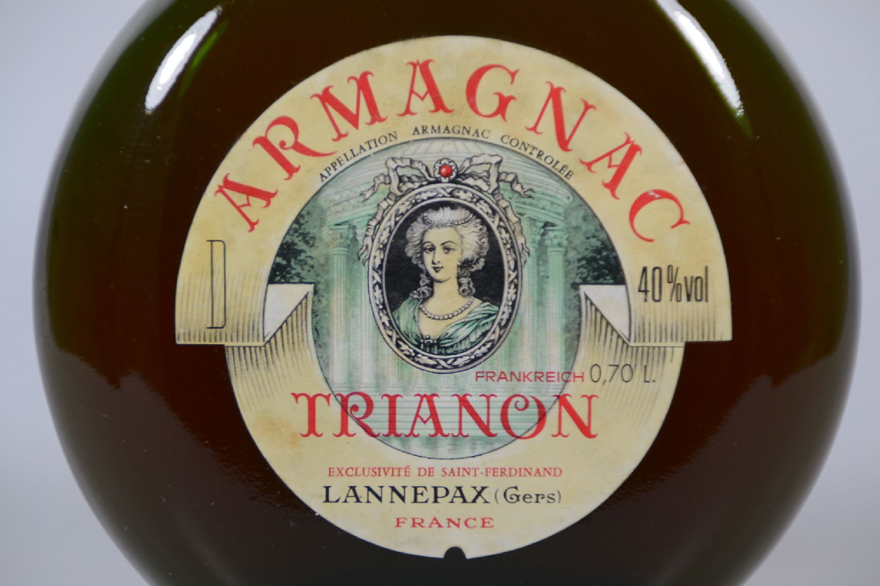 Detail b: 1 Flasche Armagnac Trianon Lannepax, 1972, 40% vol, Füllstand top shoulder, selten im Angebot