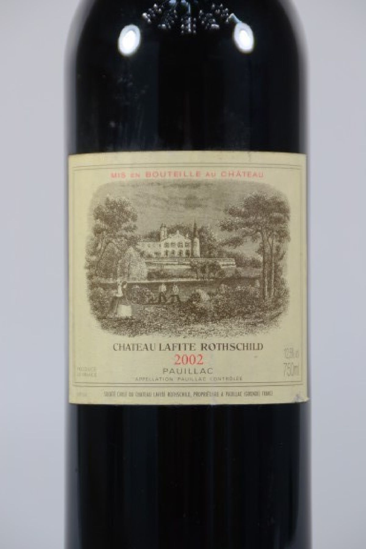 Detail a: 1 Fl. Chateau Lafite Rothschild 2002, Pauillac, 75 cl, gute Kapsel, into neck