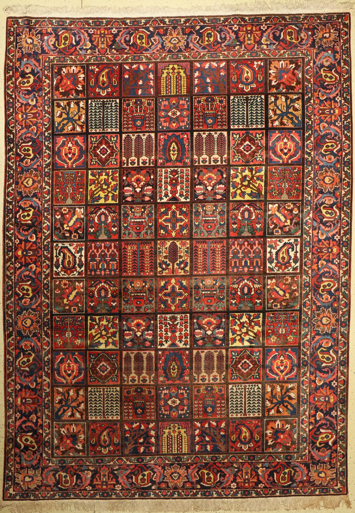 Bachtiar alt, Persien, um 1950, Wolle auf Baumwolle, ca. 364 x 261 cm, EHZ: 2