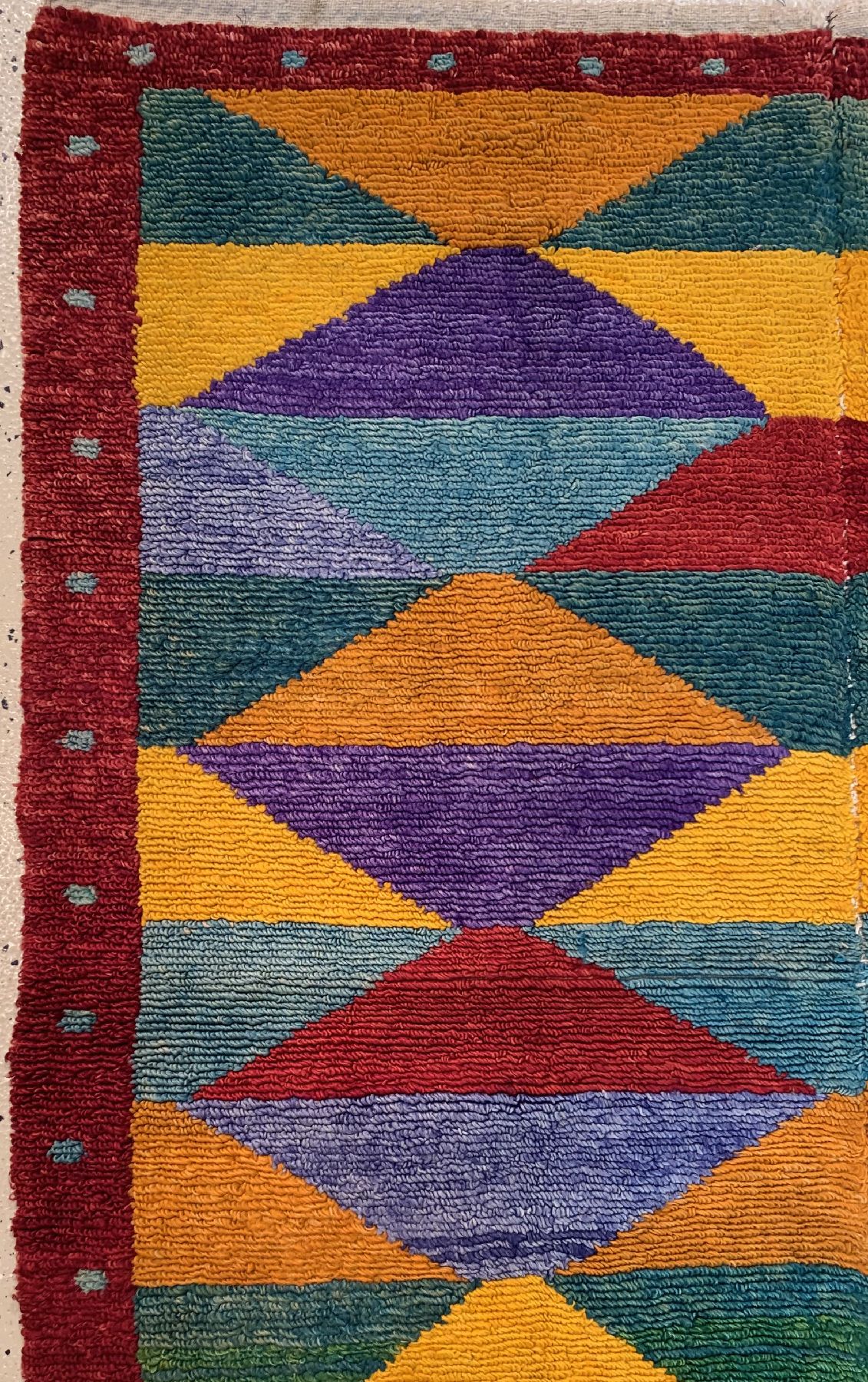 Detail b: Hirtenteppich, Türkei, um 1940, Wolle auf geknüpft auf Wolle, ca. 124 x 104 cm, EHZ: 2 (guter Zustand).Zweibahnig