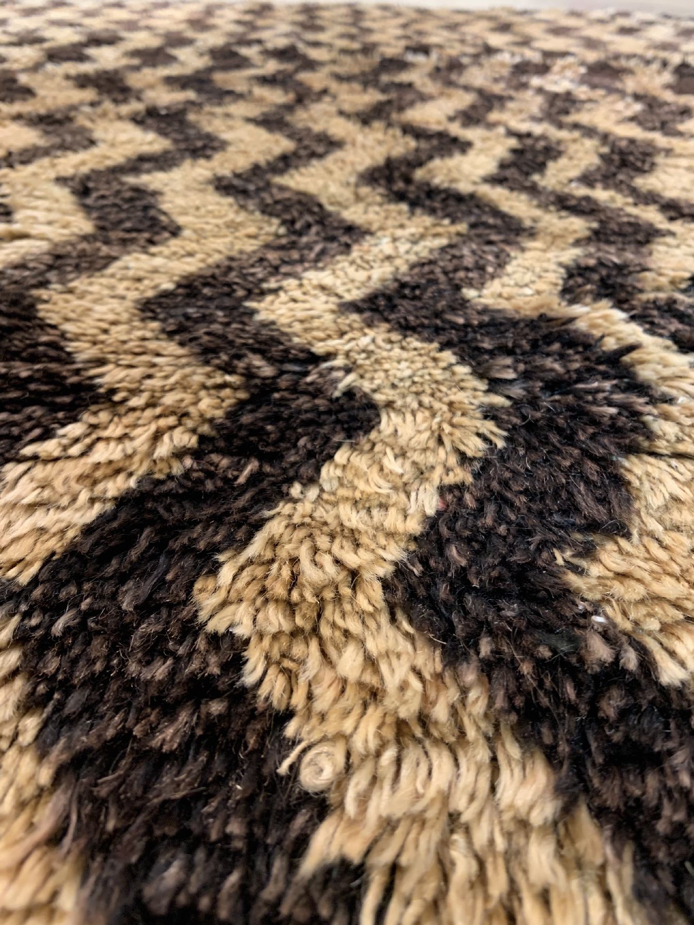 Detail b: Tülü Hirtenteppich, Türkei, um 1940, Wolle auf Wolle, ca. 180 x 135 cm, EHZ: 2