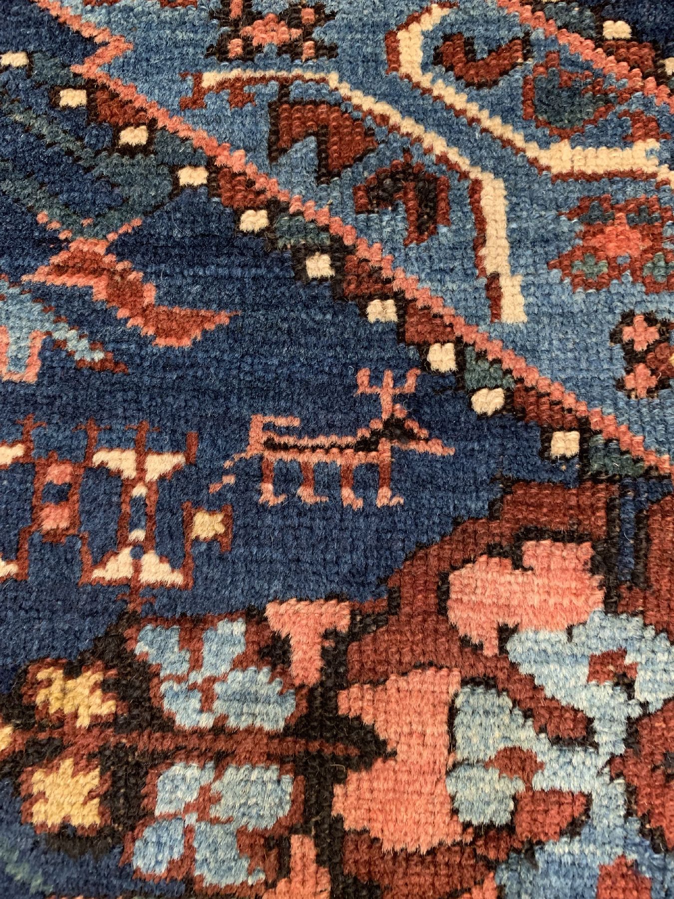 Detail c: Antiker Seychur, Ostkaukasus Kuba-Gebiet, Ende 19 Jhd., Wolle geknüpft auf Wolle, ca. 330 x 110 cm, EHZ: 3(guter Zustand).
