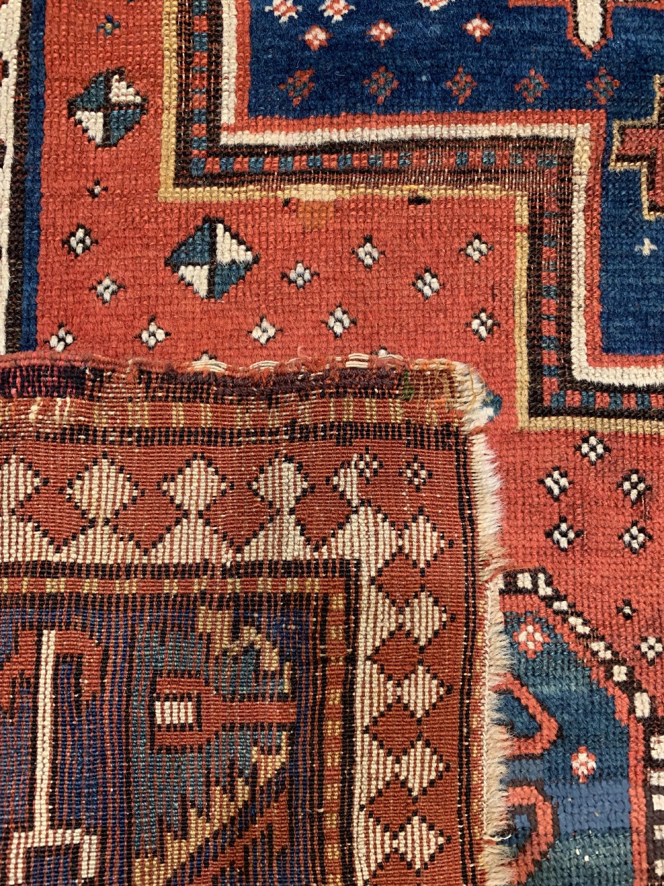 Detail e: Lori Pampak Kazak antik, Zentralkaukasus, Mitte 19 Jhd., Wolle geknüpft auf Wolle, ca. 230 x 177 cm, EHZ: 3-4(Altersbedingt guter Zustand)
