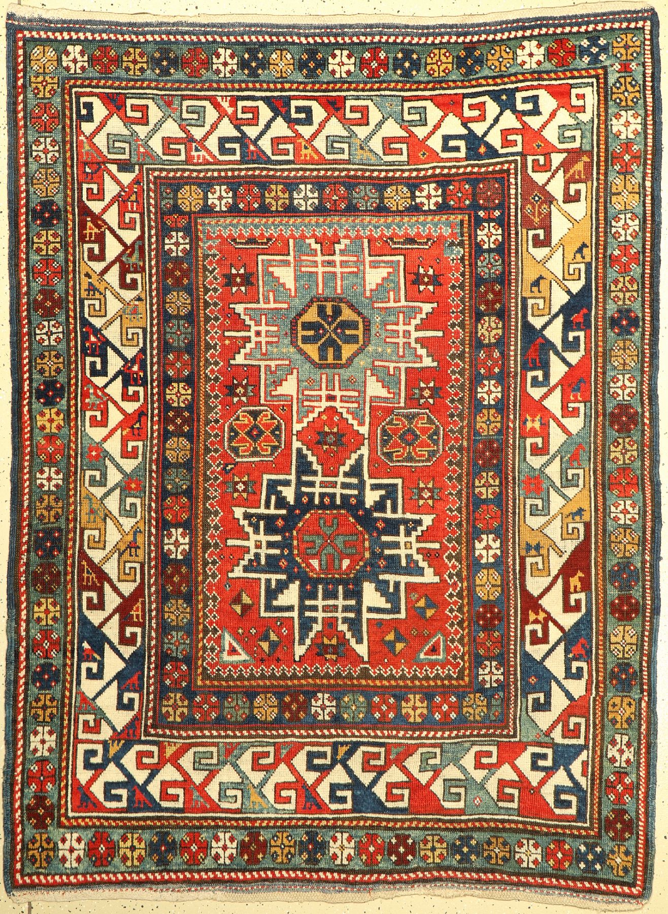 Antiker Lesgi Kazak, Kaukasus, Ende 19 Jhd., Wolle geknüpft auf Wolle, ca. 200 x 147 cm, EHZ: 3(gleichmäßig niedriger Flor)