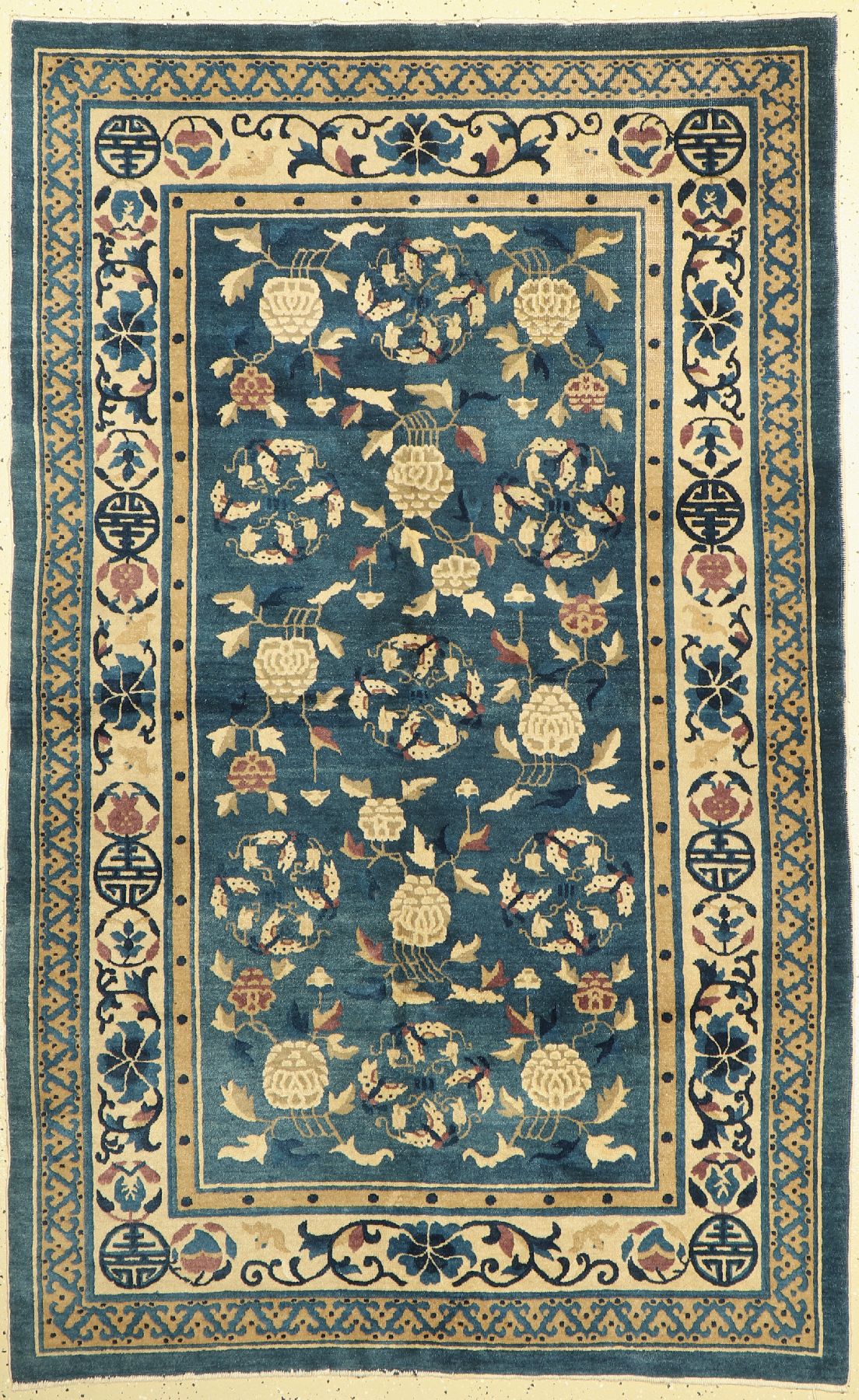Antiker Peking, China, um 1900, Wolle geknüpft auf Baumwolle, ca. 204 x 128 cm, mit Glückssymbolen, EHZ: 2-3(guter Zustand).
