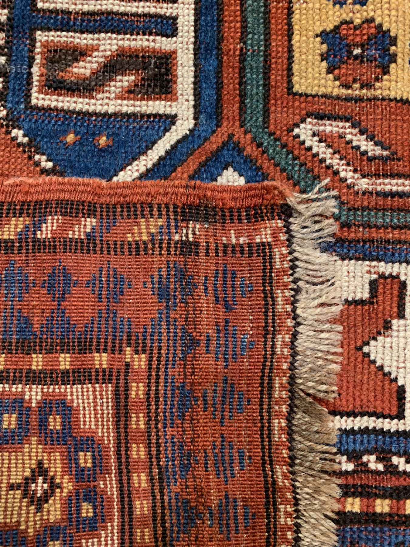 Detail e: Tier Gül Kazak antik, Kaukasus, Ende 19 Jhd., Wolle geknüpft auf Wolle, ca. 160 x 108 cm, EHZ: 3,(guter Zustand).