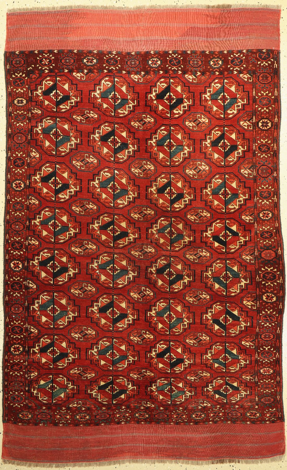 Feiner antiker Tekke, Turkmenistan, mitte 19 Jhd., Wolle geknüpft auf Wolle , mit Tschowal Göls, ca. 198 x 125 cm, EHZ:3(Altersbedingt guter ...