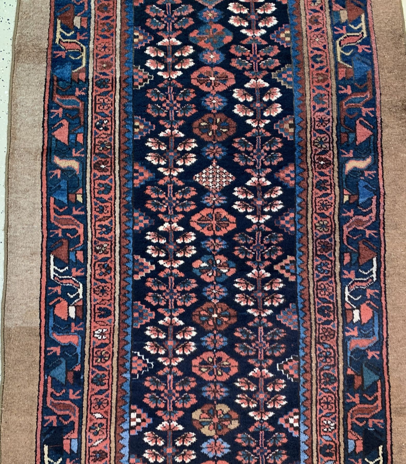 Detail a: Antiker Sarab(Kamelwolle), Persien, um 1900, Kamelwolle geknüpft auf Wolle, ca. 187 x 112 cm, EHZ: 2 (guter Zustand)