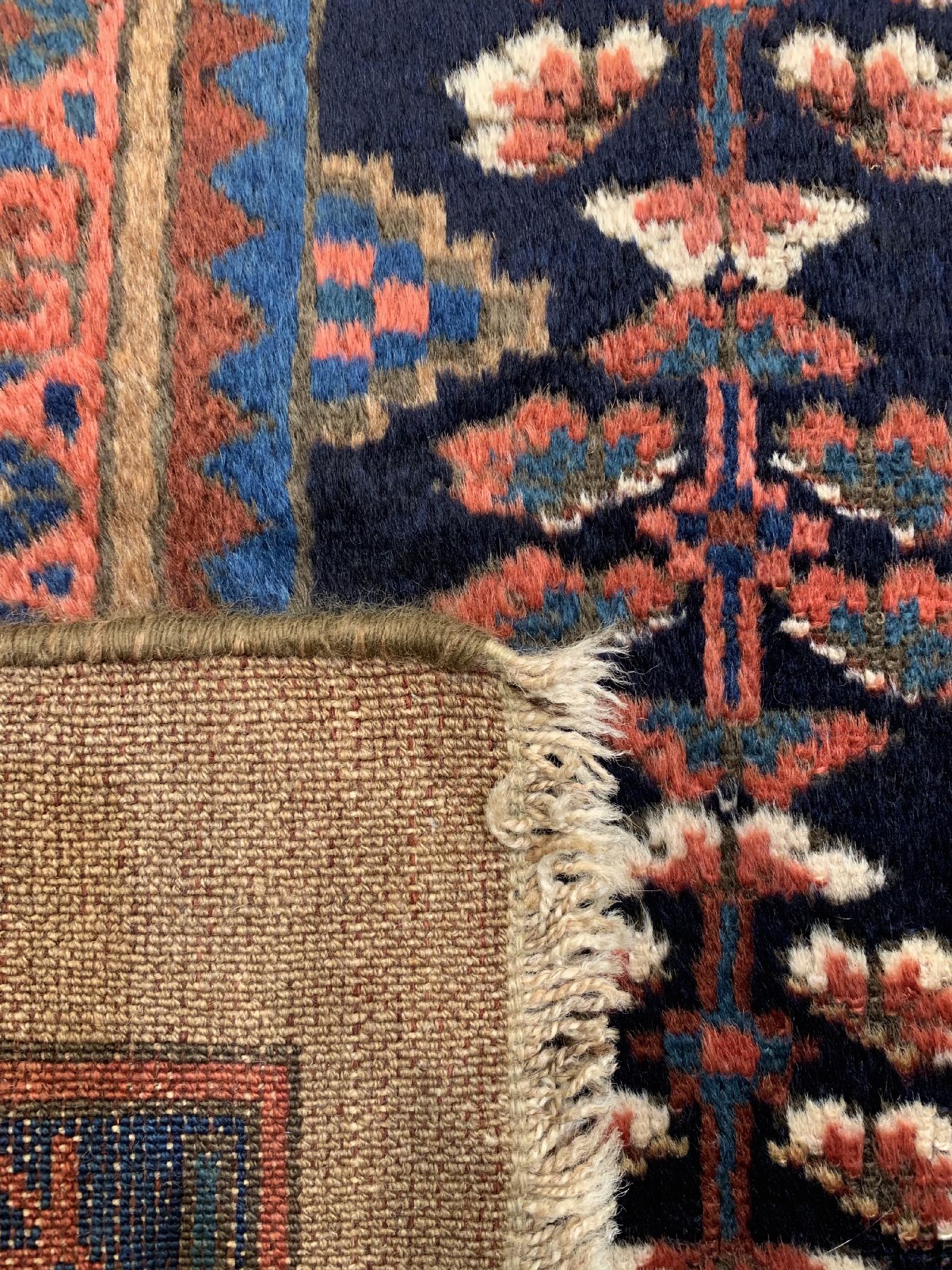 Detail d: Antiker Sarab(Kamelwolle), Persien, um 1900, Kamelwolle geknüpft auf Wolle, ca. 187 x 112 cm, EHZ: 2 (guter Zustand)