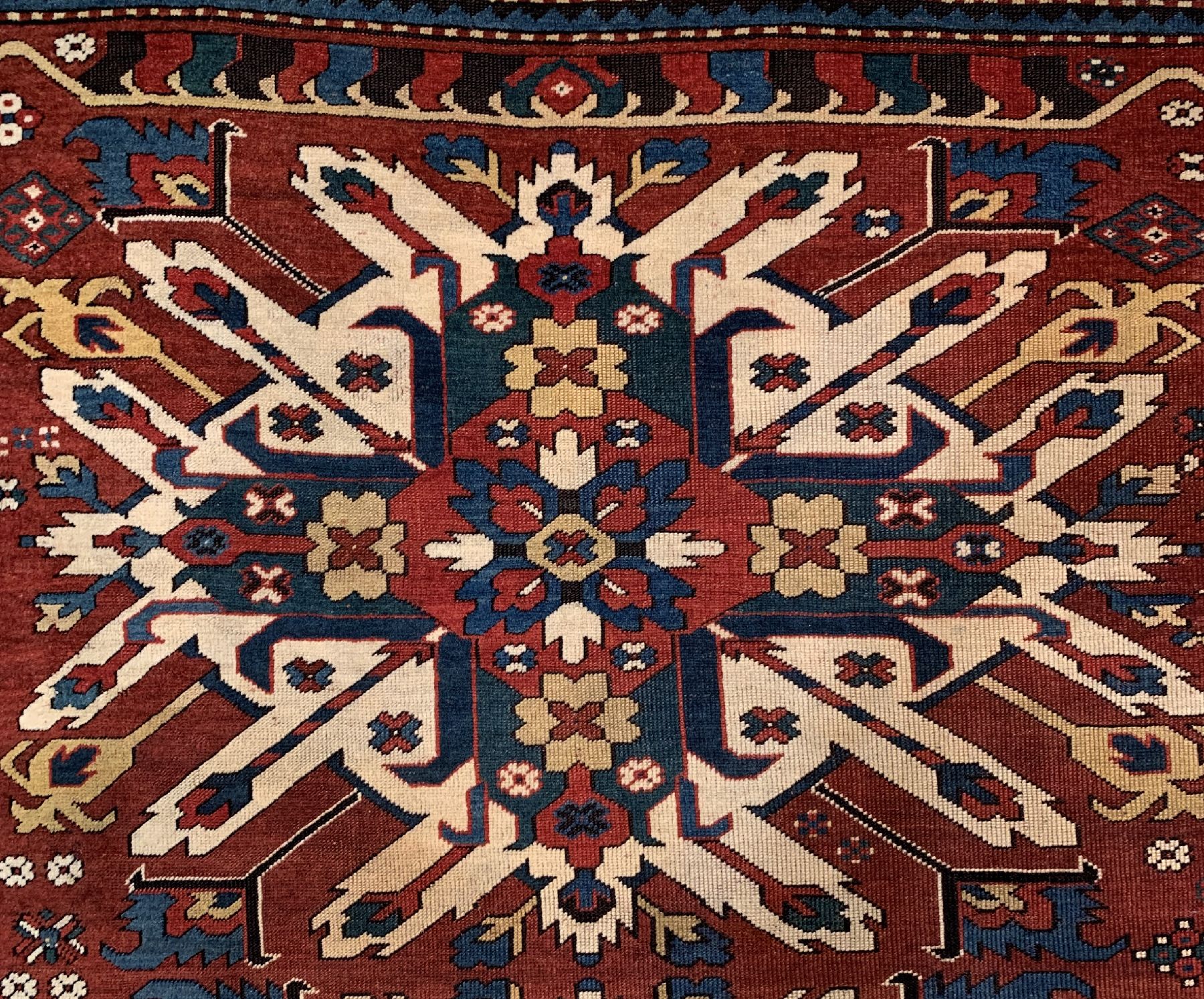 Detail a: Tschelaberd antik(Adler Kazak), Kaukasus, 19 Jhd., Wolle geknüpft auf Wolle, ca. 175 x 135 cm, EHZ:3(guter Zustand)