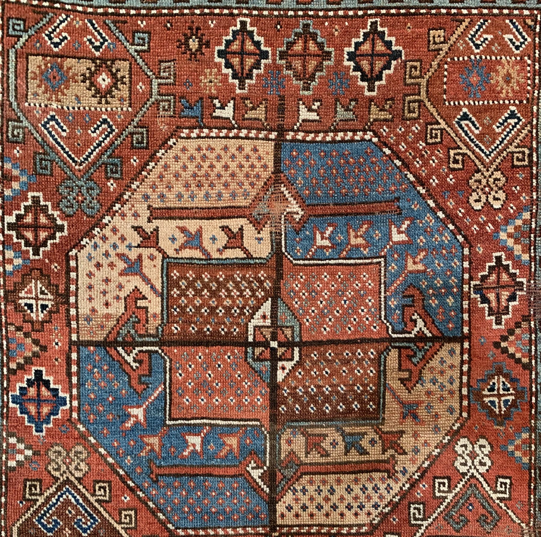 Detail a: Antiker Kurdischer Teppich, Türkei, 19 Jhd., Wolle geknüpft auf Wolle, ca. 200 x 124 cm, EHZ: 4