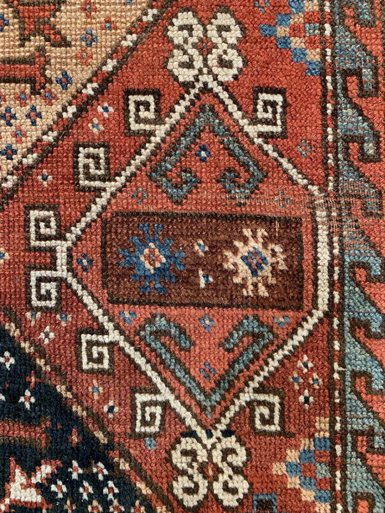 Detail d: Antiker Kurdischer Teppich, Türkei, 19 Jhd., Wolle geknüpft auf Wolle, ca. 200 x 124 cm, EHZ: 4