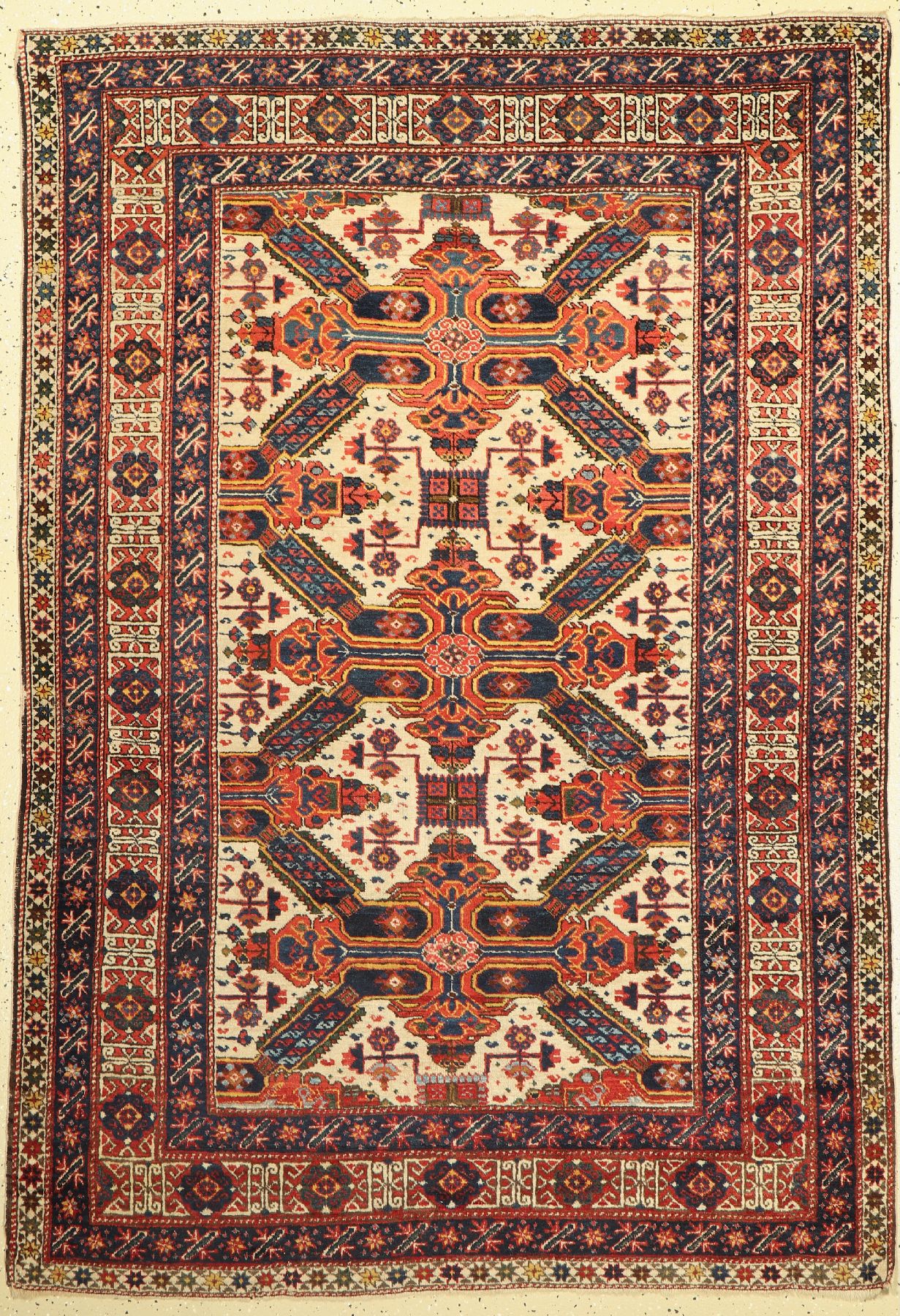 Weißgrundiger Seichur antik, Kaukasus, um 1900, Wolle geknüpft auf Wolle, ca. 200 x 140 cm, EHZ: 2-3, (guter Zustand)
