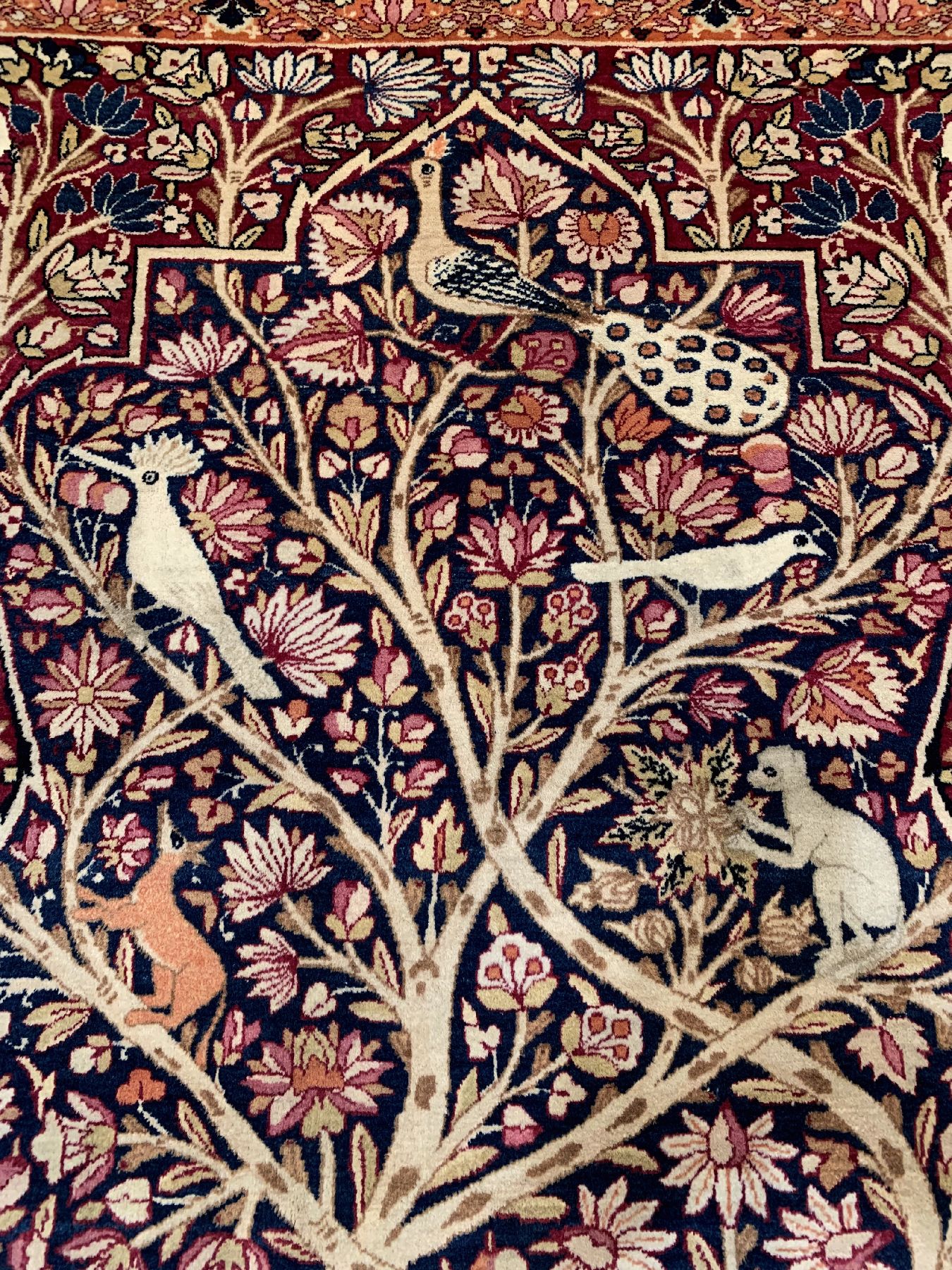 Detail a: Antiker Kerman(Lebensbaum), Persien, um 1900, Wolle geknüpft auf Baumwolle, ca. 200 x 140 cm, EHZ: 2(sehr guter Zustand)