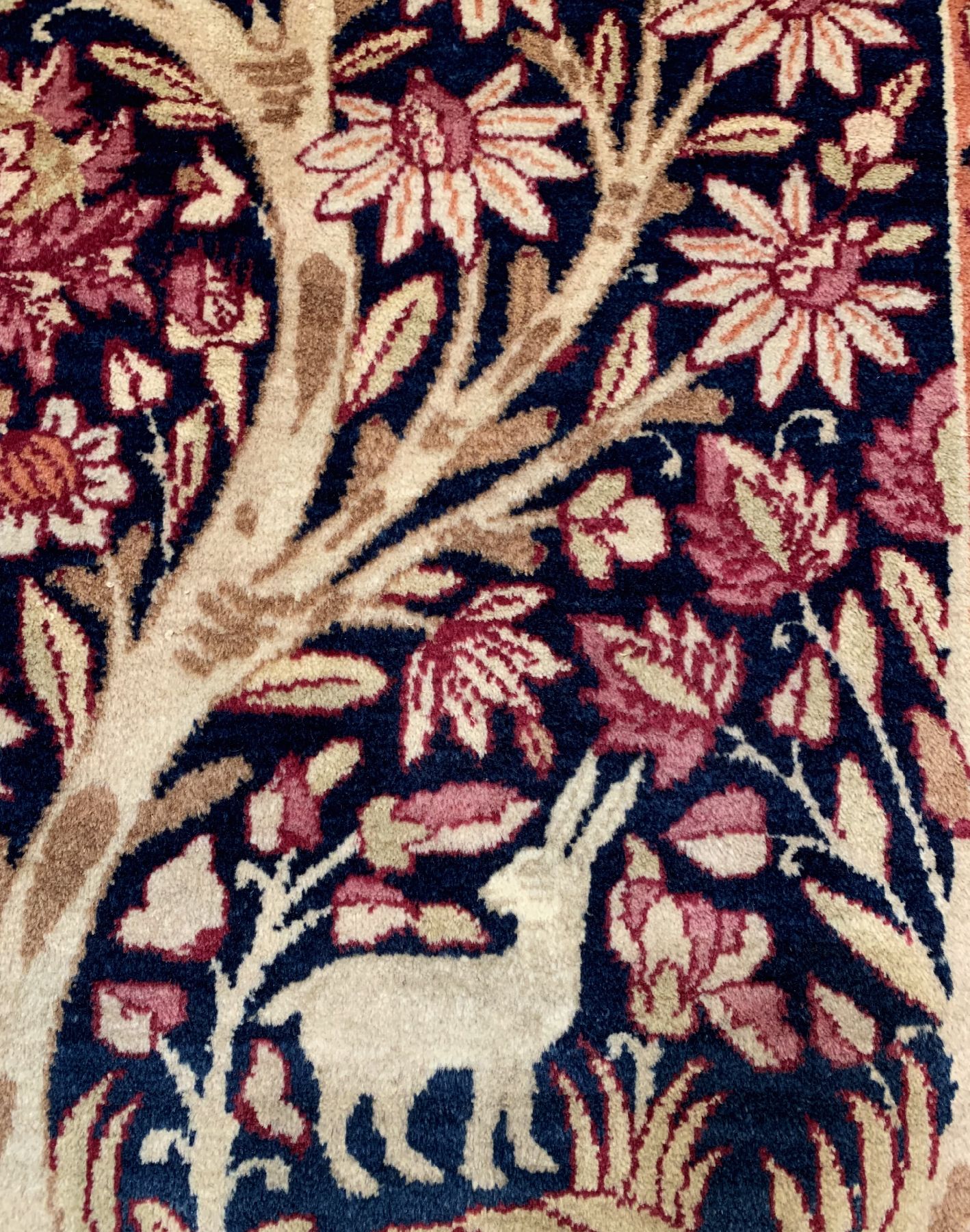 Detail c: Antiker Kerman(Lebensbaum), Persien, um 1900, Wolle geknüpft auf Baumwolle, ca. 200 x 140 cm, EHZ: 2(sehr guter Zustand)