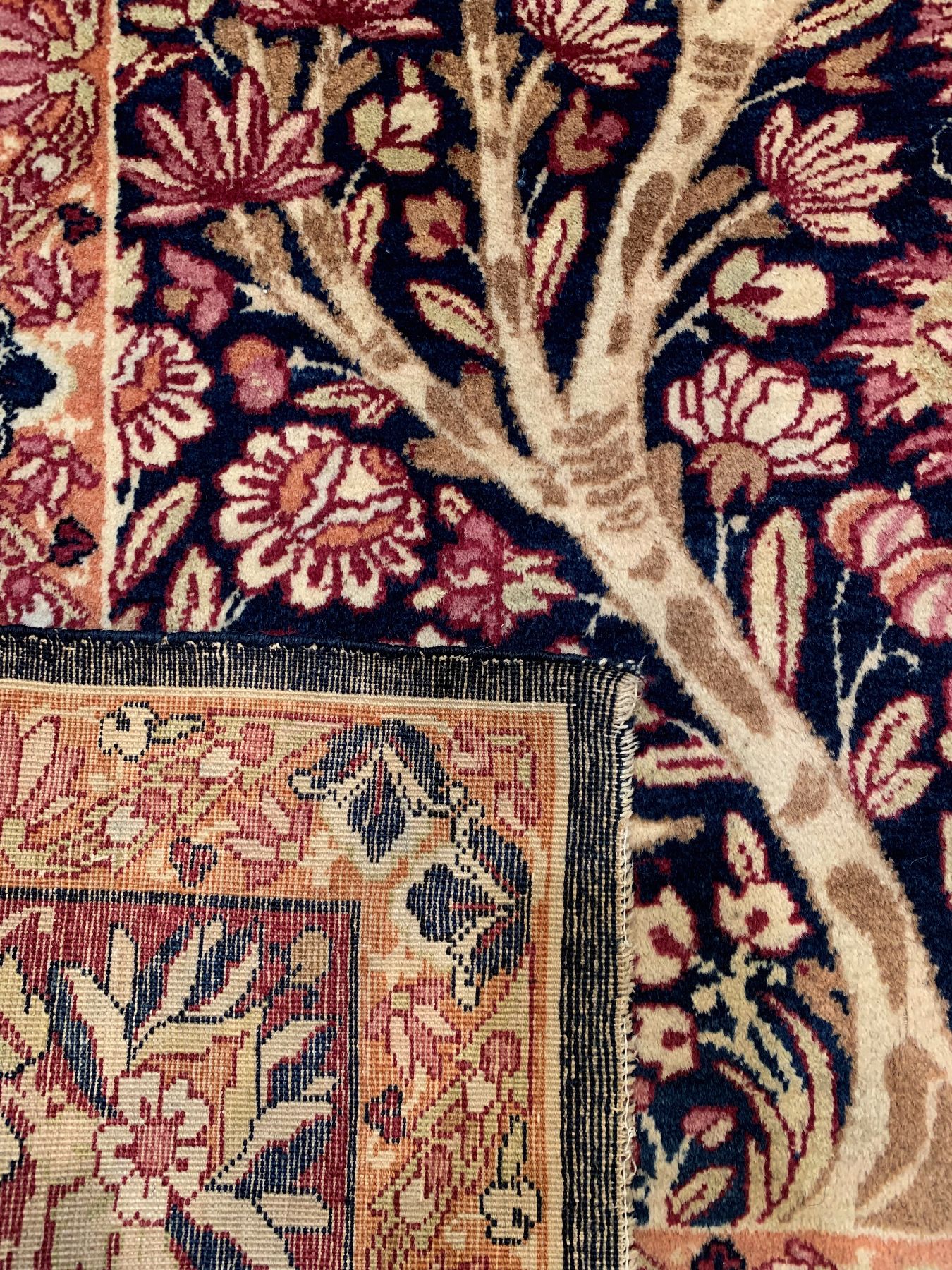 Detail g: Antiker Kerman(Lebensbaum), Persien, um 1900, Wolle geknüpft auf Baumwolle, ca. 200 x 140 cm, EHZ: 2(sehr guter Zustand)