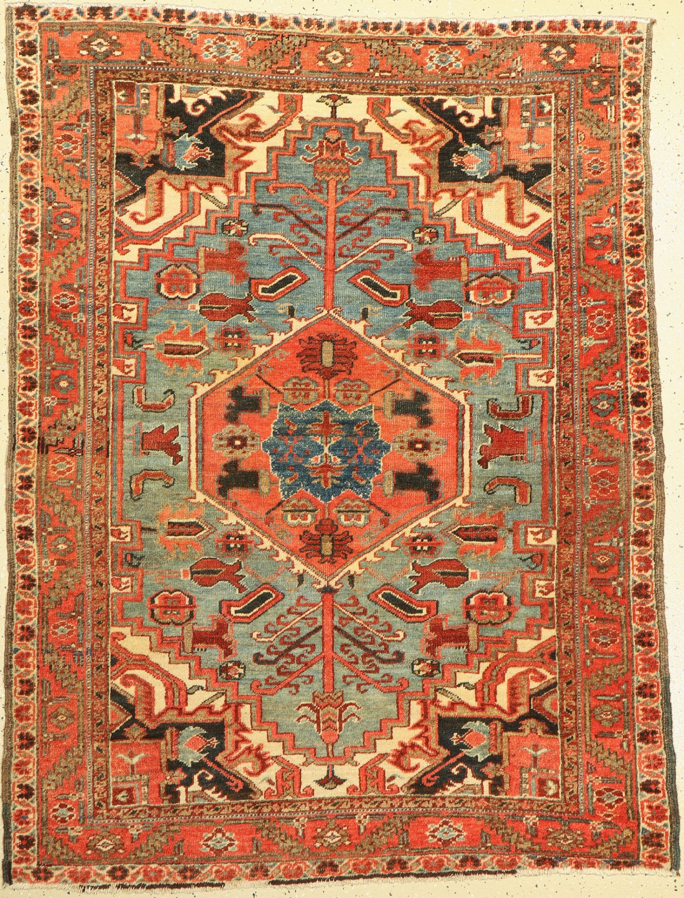 Antiker Heriz, Persien, um 1900, Wolle geknüpft auf Baumwolle, ca. 180 x 137 cm, EHZ:3-4(seltene Farbe)stellenweise niedriger Flor