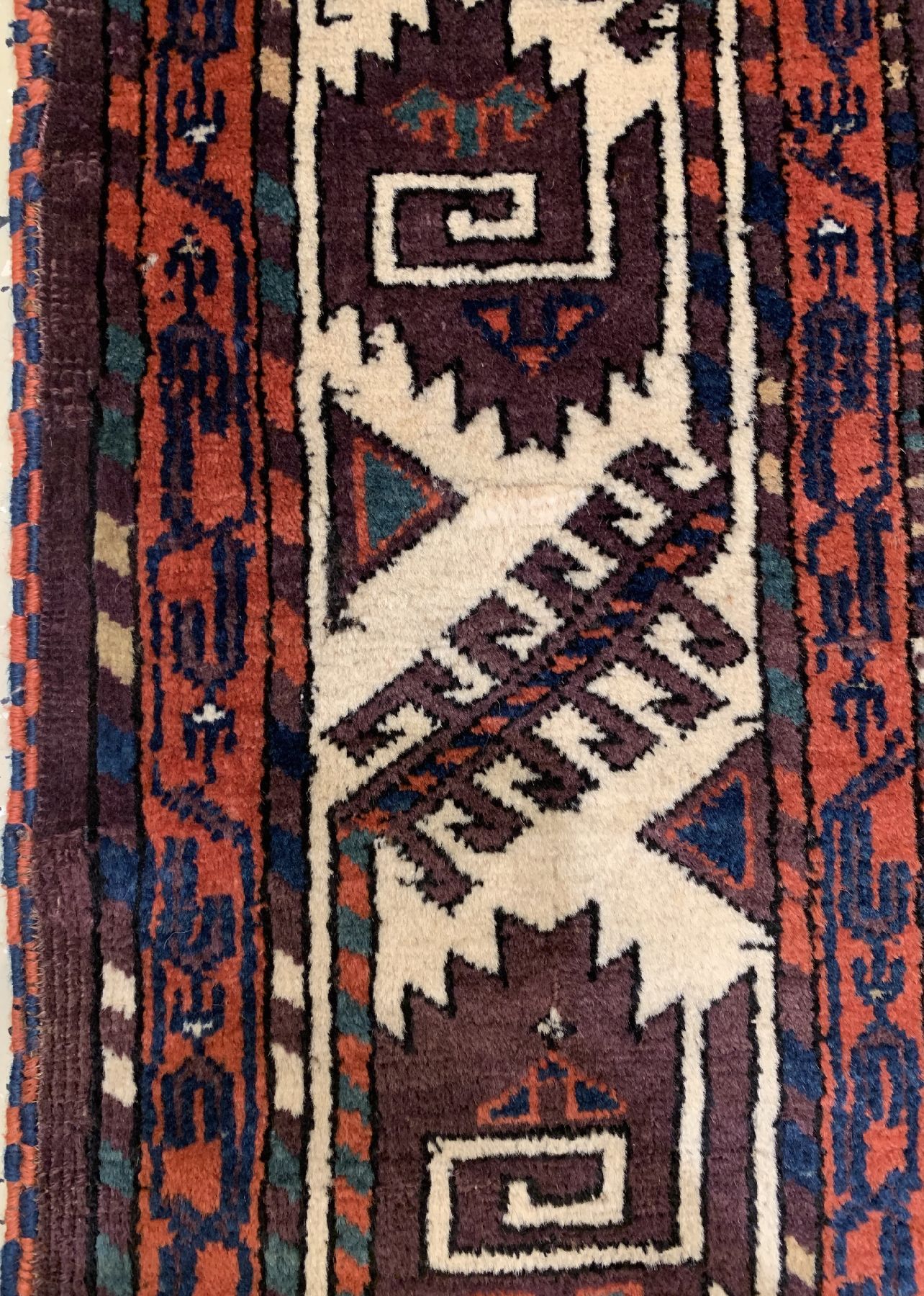 Detail c: Antiker Yomud, Hauptteppich Turkmenistan, mitte 19 Jhd., Wolle geknüpft auf Wolle, mit Dyrnak-Göls, ca. 290 x 180 cm, EHZ: 3 (Altersbedingt guter ...