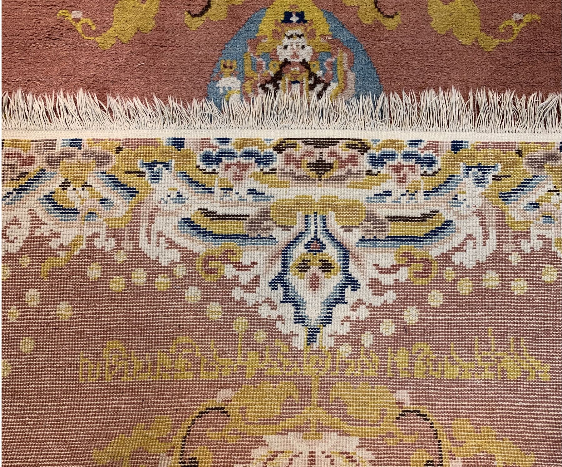 Detail c: Ning-Hsia Säulenteppich, China, 20 Jhd., Wolle geknüpft auf Baumwolle, ca. 230 x 100 cm, EHZ: 2(guter Zustand), Darstellung von 4 Gottheiten.