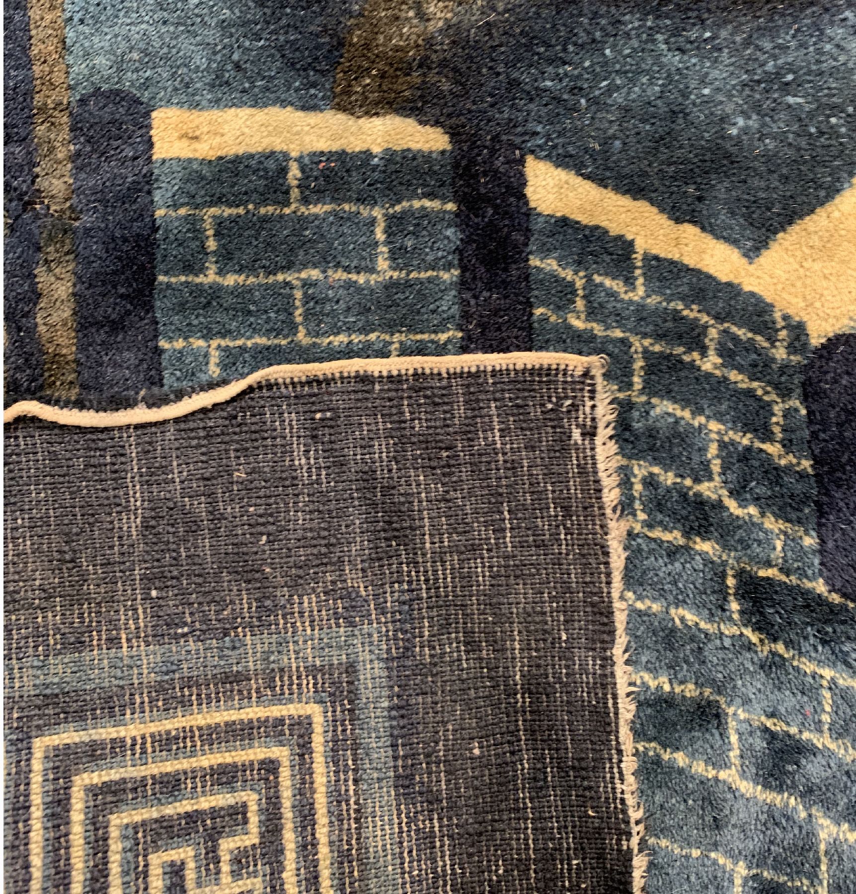 Detail f: Antiker Pao Tow (Chinesische Mauer), China,1920, Wolle geknüpft auf Baumwolle, ca. 200 x 163 cm, EHZ:2(einige Florfehlstellen).