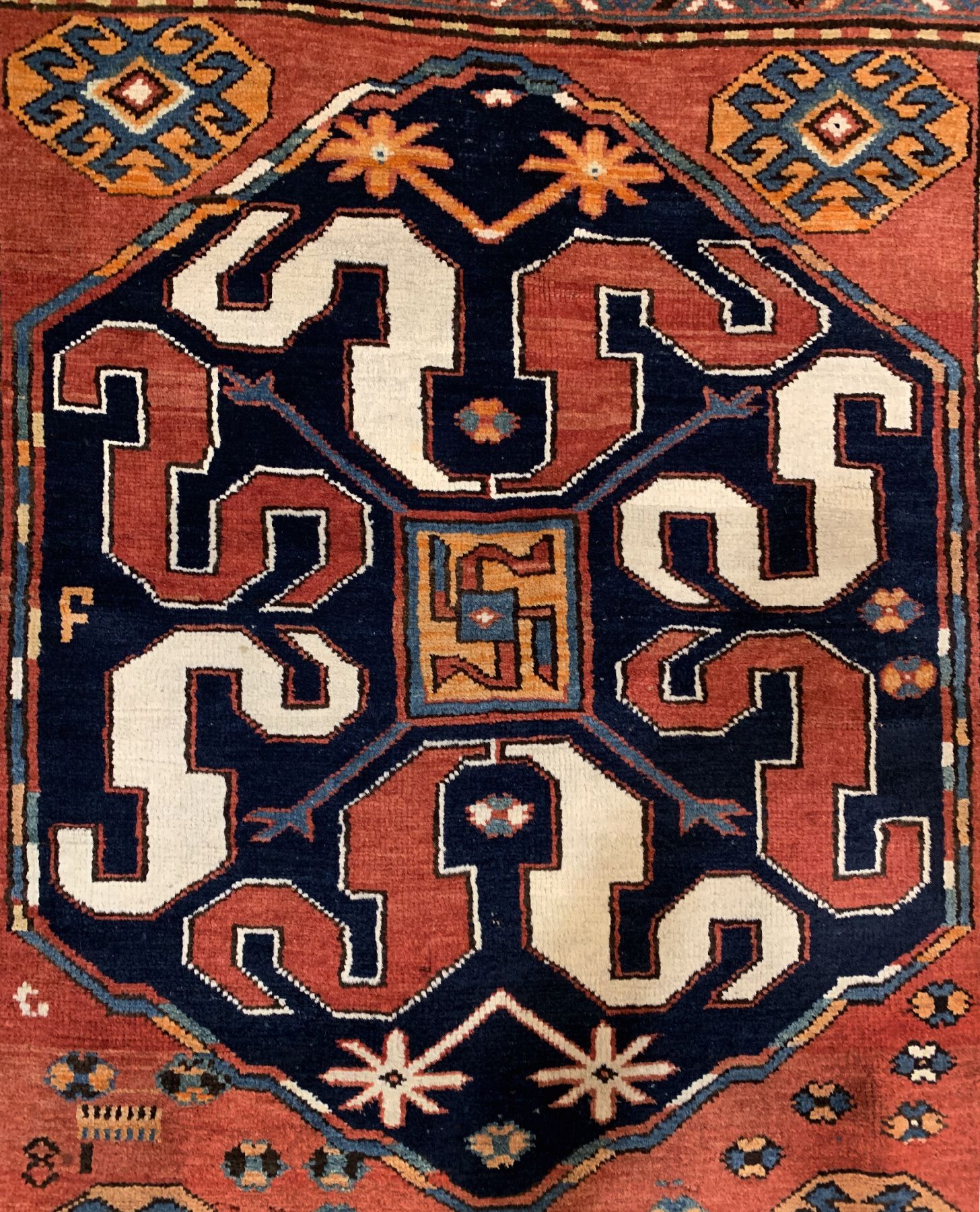 Detail a: Chondzoresk Kazak antik, (Wolkenband Kazak), Südkaukasus, um 1900, Wolle geknüpft auf Wolle, ca, 244 x 148 cm, EHZ:2-3(guter Zustand)