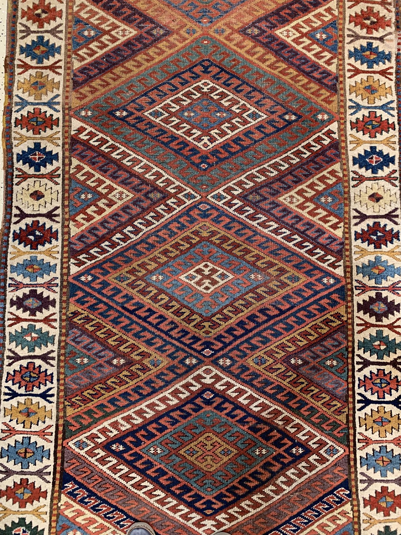 Detail a: Antiker Saujbulagh, Persien, um 1900, Wolle geknüpft auf Wolle, ca, 344 x 138 cm, EHZ:3 (Altersbedingt guter Zustand)