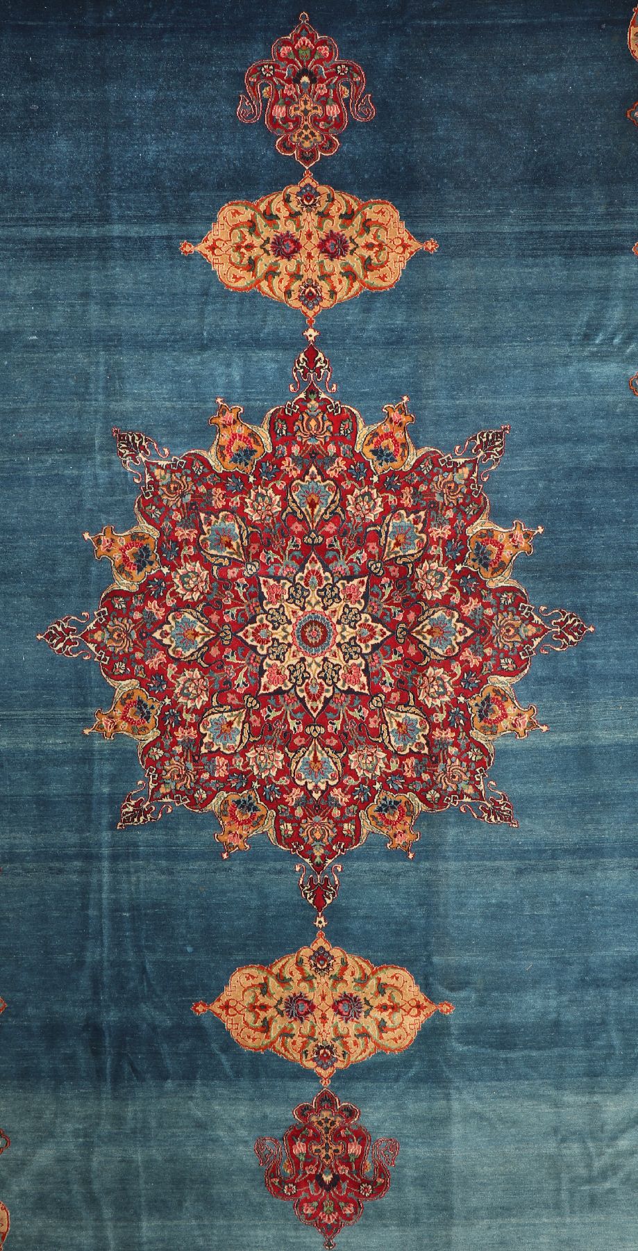 Detail b: Antiker Yazd Palastteppich, Persien, um 1910, Wolle geknüpft auf Baumwolle, seltener Palastteppich mit Spiegel Muster und sogenanntem Darbari ...