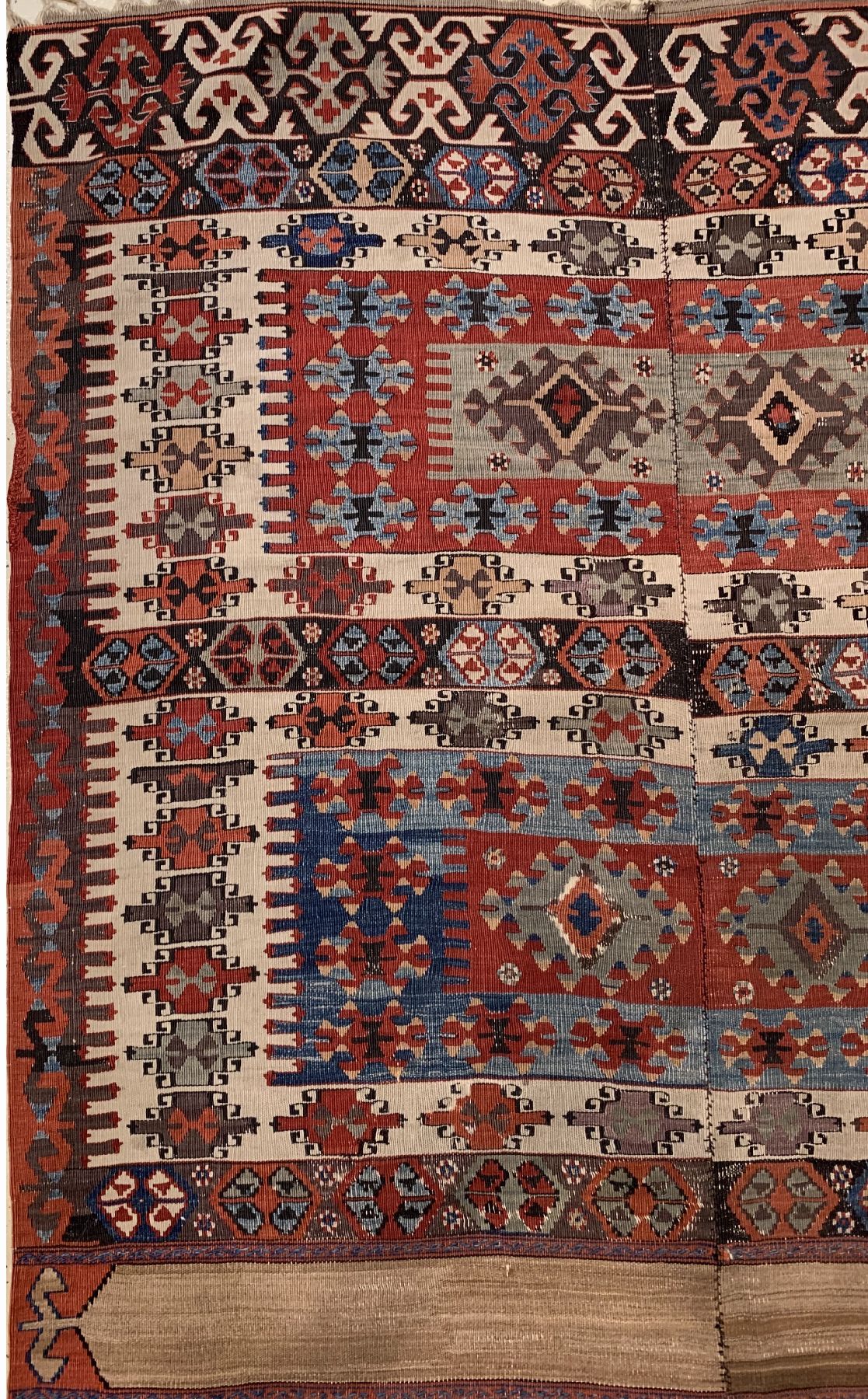 Detail a: Antiker Konya Kelim, Zentralanatolien,Türkei, 19 Jhd., Wolle gewebtauf Wolle, ca. 344 x 146 cm, (Zweibahnig), EHZ: 3(Altersbedingt guter Zustand)