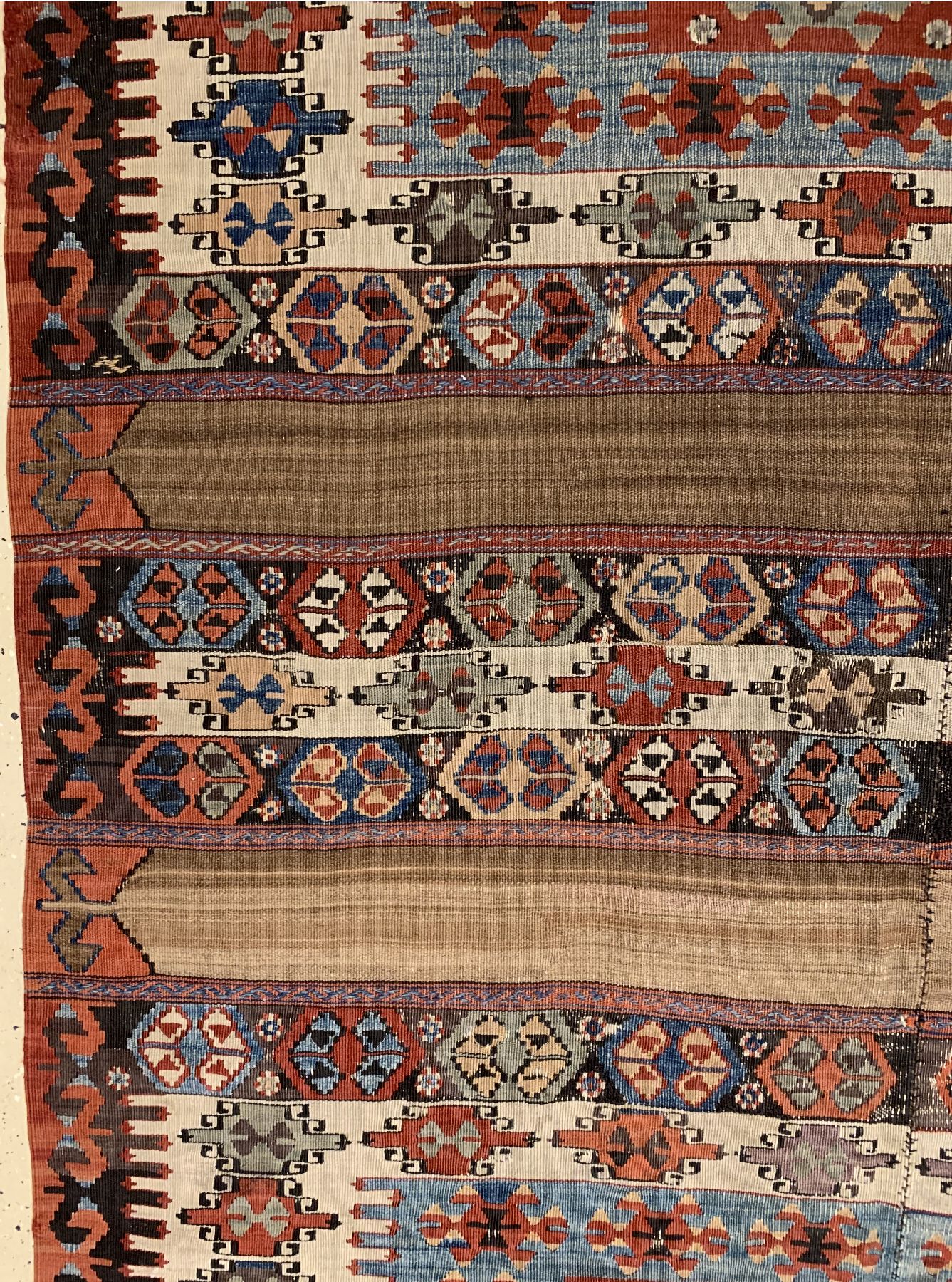 Detail c: Antiker Konya Kelim, Zentralanatolien,Türkei, 19 Jhd., Wolle gewebtauf Wolle, ca. 344 x 146 cm, (Zweibahnig), EHZ: 3(Altersbedingt guter Zustand)
