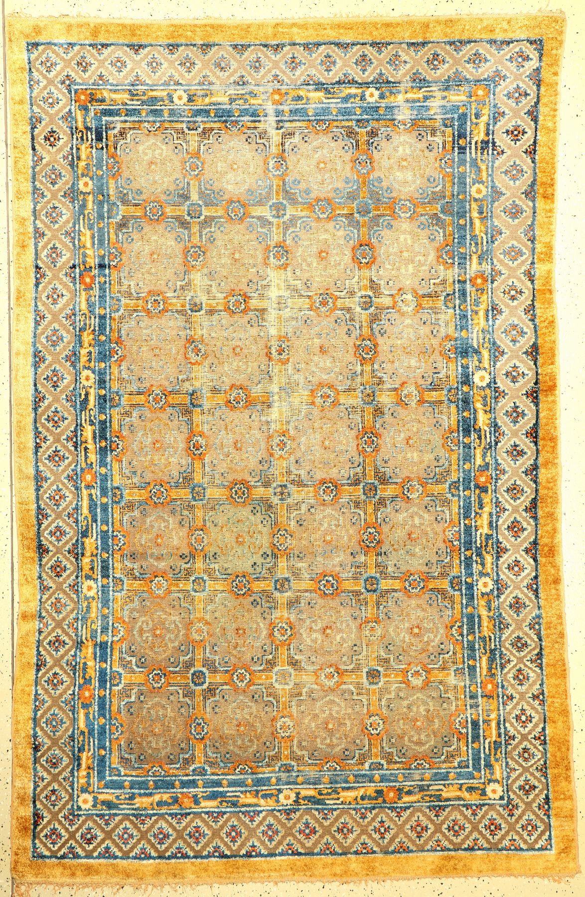 Früher gelber kaiserischer Seiden Xinjiang mitGold-Metallbrokat antik,(Qing Dynastie), für die Kaiselichen Paläste in der verbotenen Stadt ...