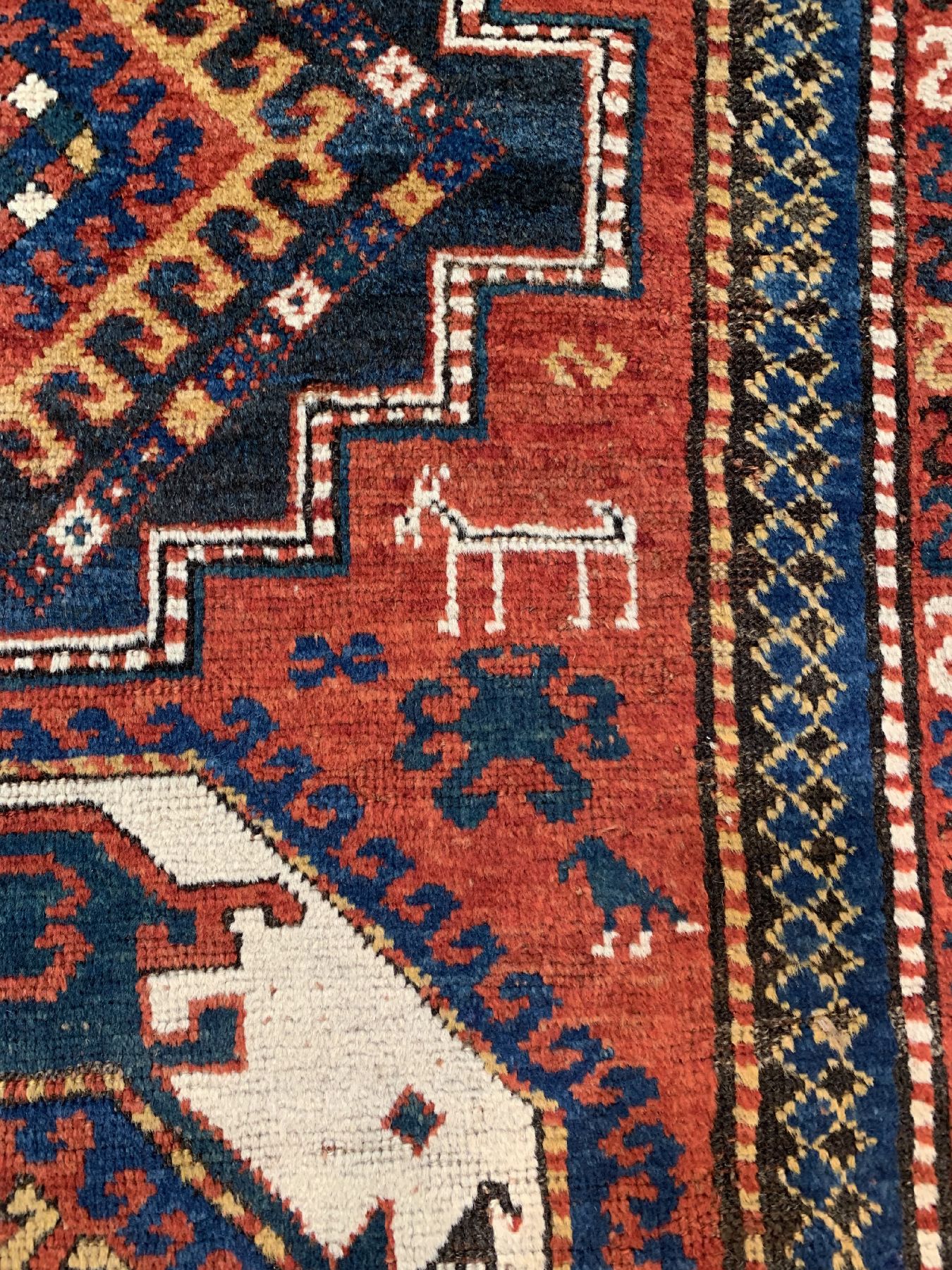 Detail c: Antiker Lori Pampak, Zetralkaukasus, um 1900, Wolle geknüpft auf Wolle, sogenannter Kreuzblüten Kazak, ca, 230 x 160 cm, EHZ: 3 (Altersbedingt ...
