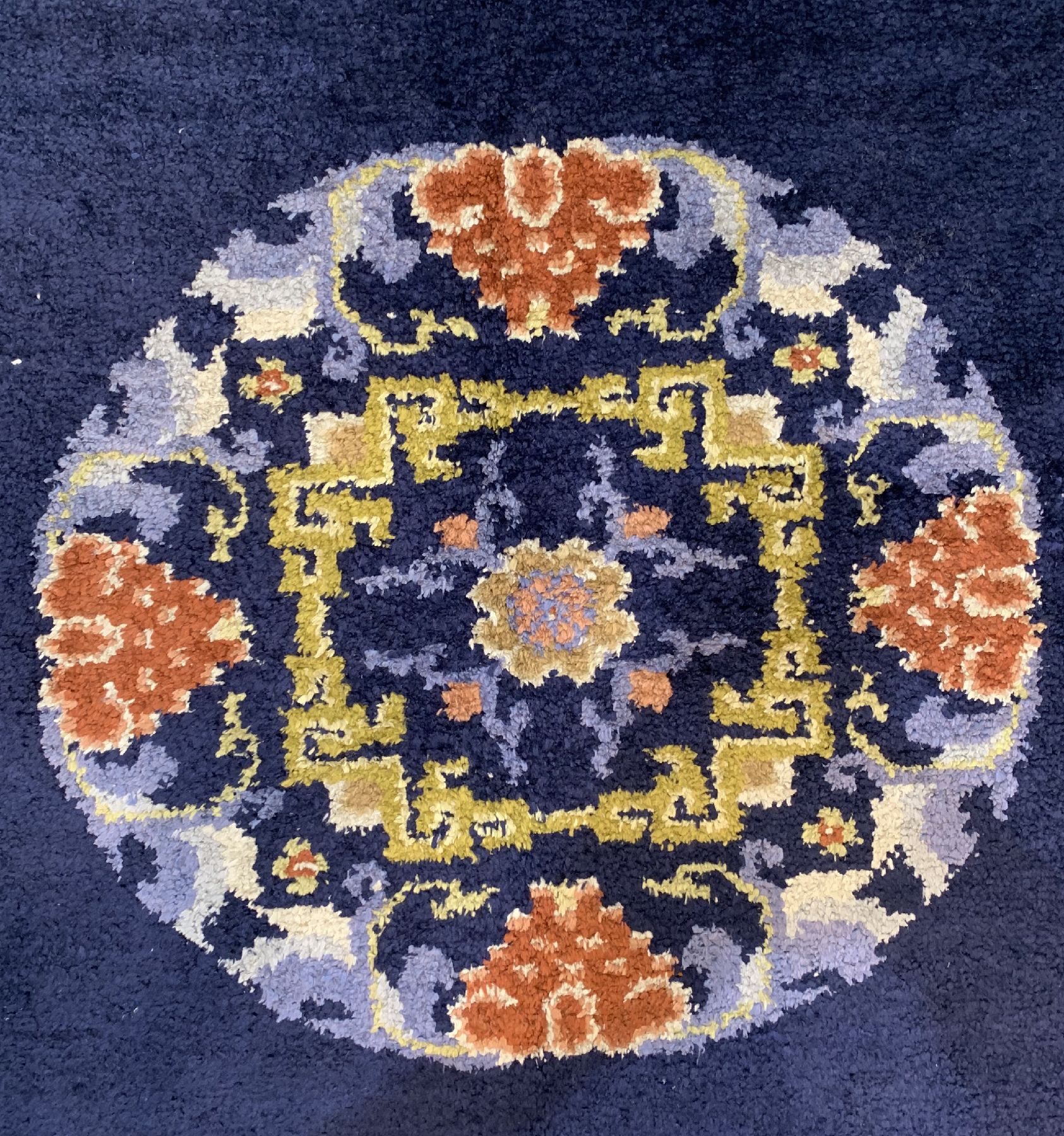 Detail b: Seiden Ning-Hsia antik, Westchina, um 1910/1920, Seide geknüpft auf Baumwolle, ca. 244 x 160 cm, EHZ: 2(Sehr guter Zustand)
