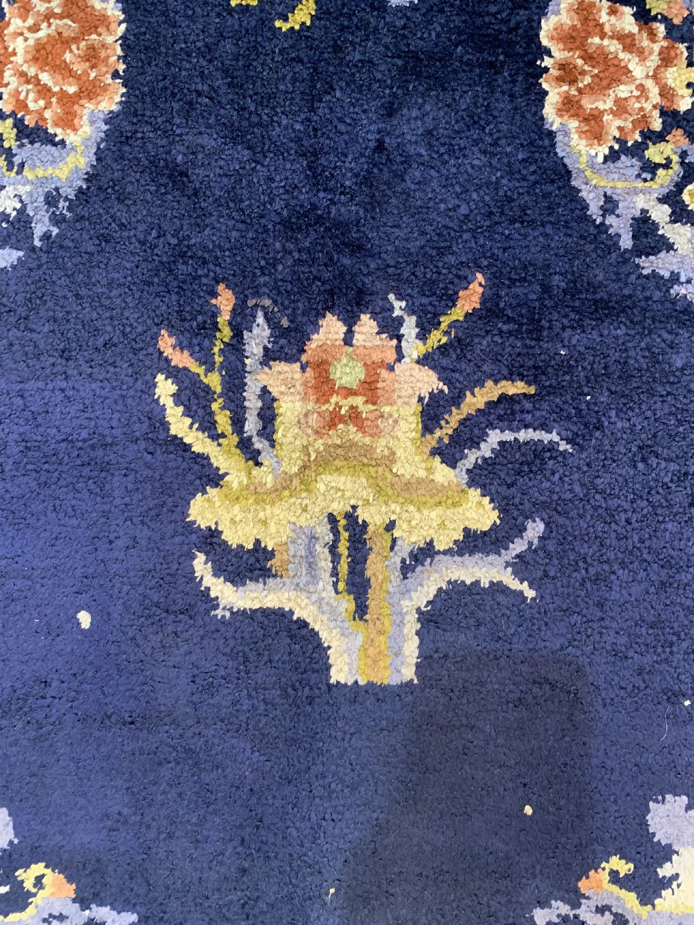 Detail c: Seiden Ning-Hsia antik, Westchina, um 1910/1920, Seide geknüpft auf Baumwolle, ca. 244 x 160 cm, EHZ: 2(Sehr guter Zustand)