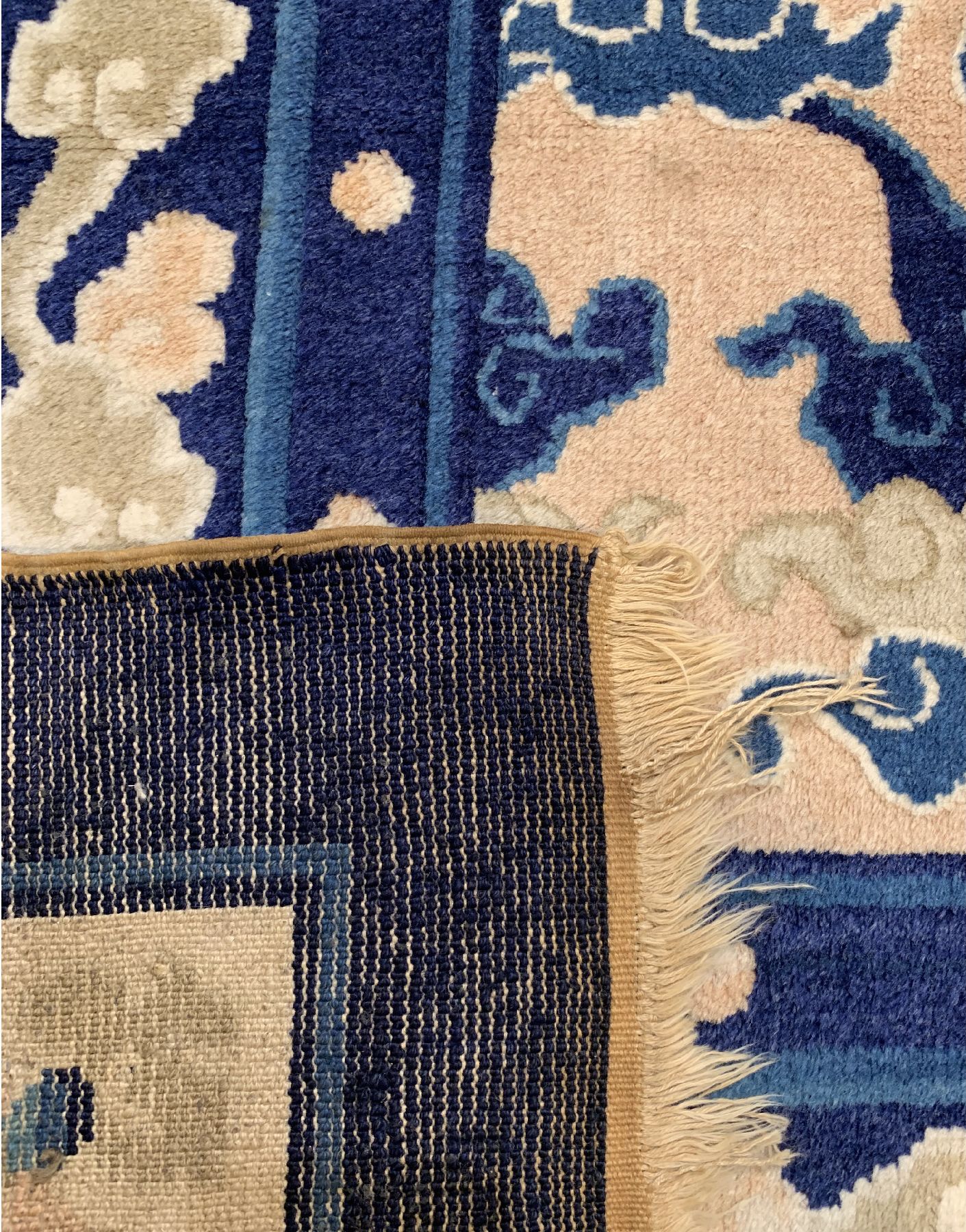 Detail f: Antiker Peking Drachenteppich, Nordostchina, um 1900, Wolle geknüpft auf Baumwolle, Allover Wolkenmotive mit 6 Drachen auf hellem Grund, ca. 370 x ...