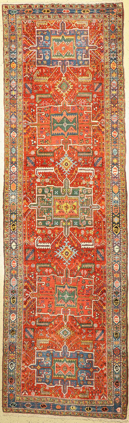 Antike Heriz Galerie, Nordwestpersien, um 1900, Wolle auf Baumwolle, ca. 371 x 112 cm, EHZ: 2 (Altersbedingt sehr guter Zustand)
