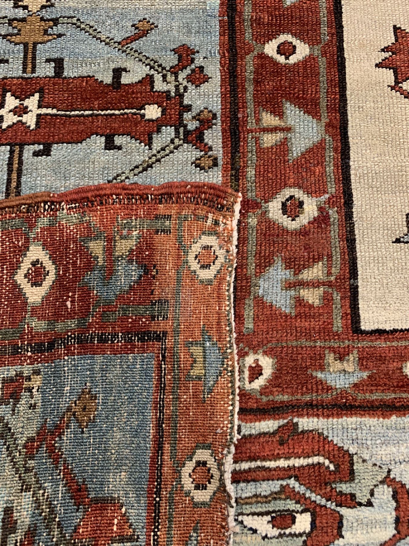 Detail g: Weißgrundiger antiker Bakhschaisch, Nordwestpersien, 19 Jhd., ausdrucksstarkes Medallionauf weißem Grund, 4 grüngrundige Botehs in denEcken, ...