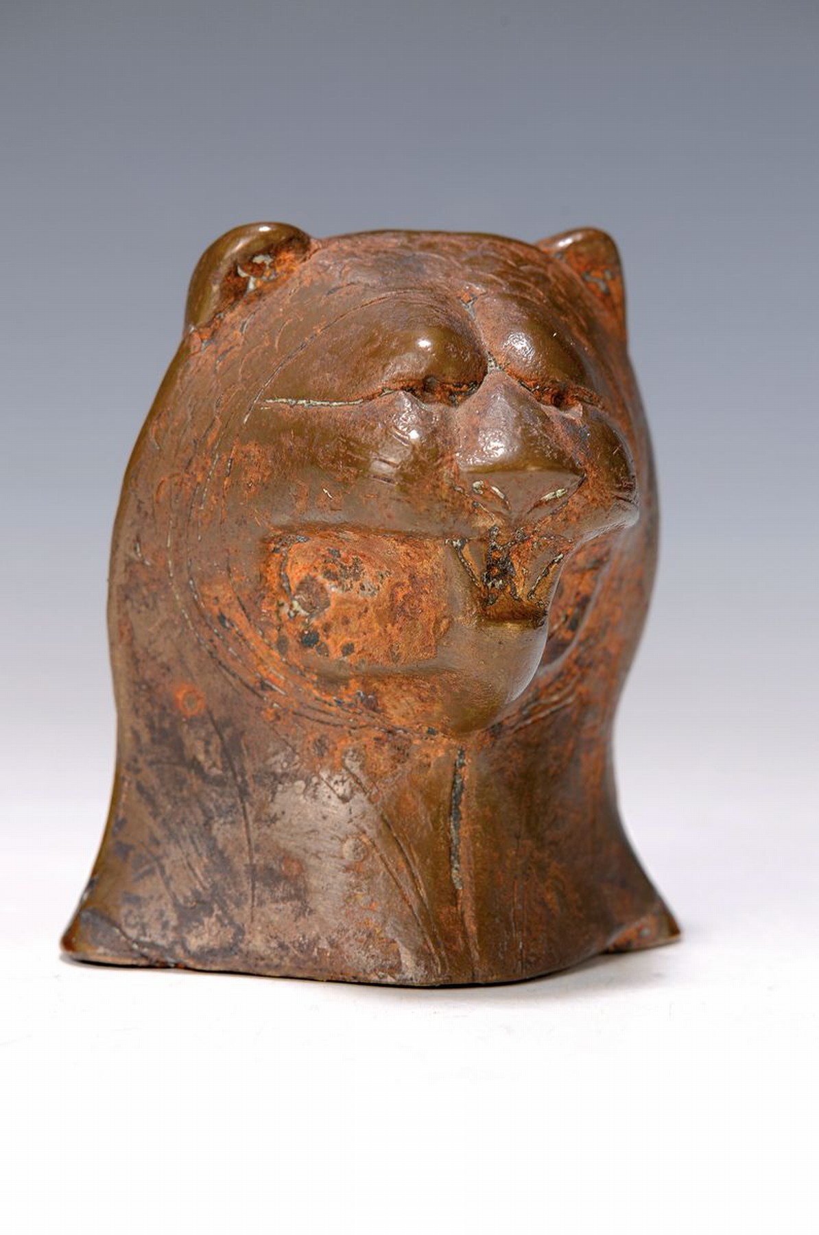 Gernot Rumpf, geb. 1941 Kaiserslautern, Löwenkopf, Bronzeskulptur, monogr., H. ca. 9cm