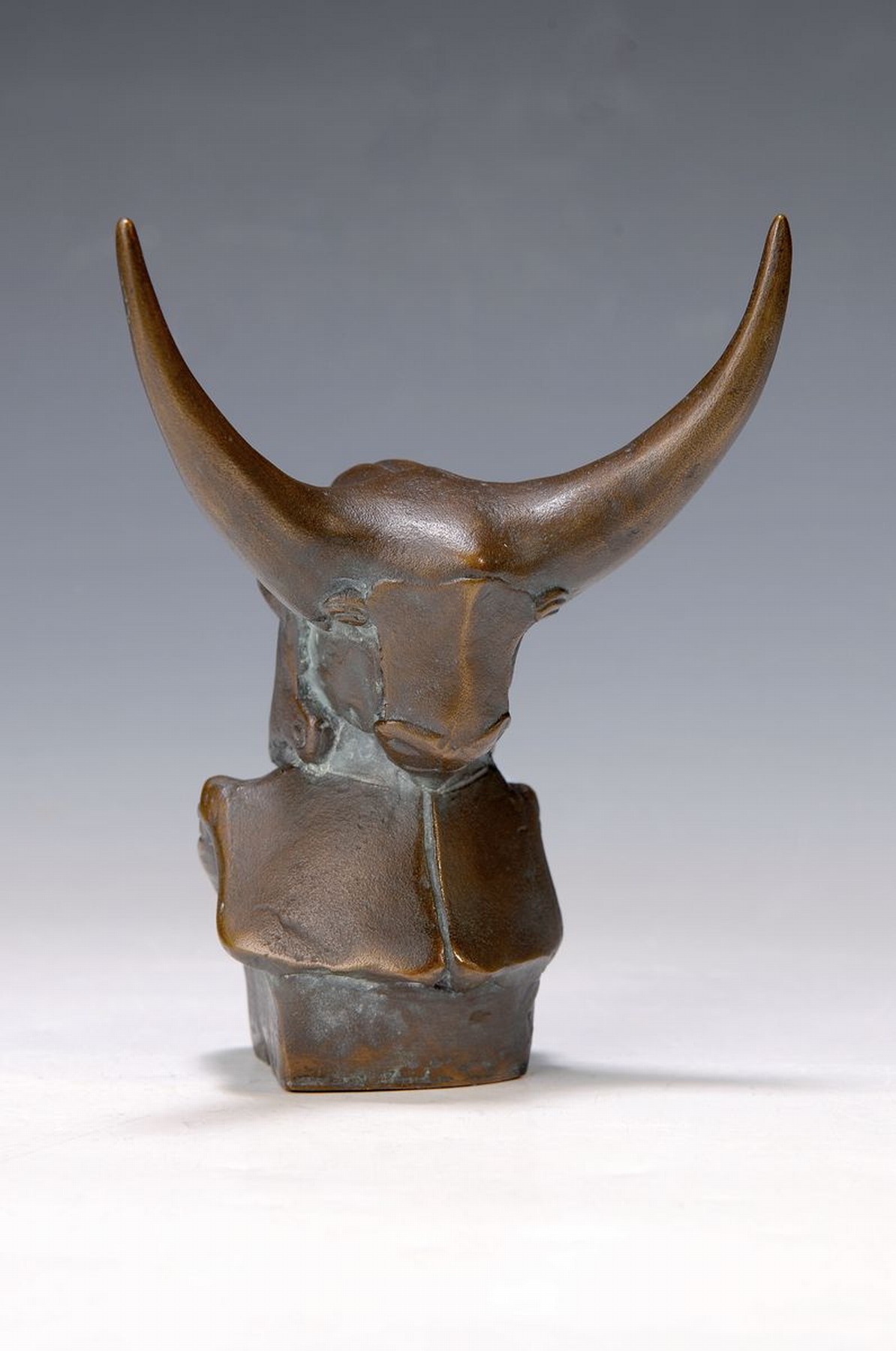 Gernot Rumpf, geb. 1941 Kaiserslautern, Stierkopf, Bronzeskulptur, signiert, H. ca. 15cm