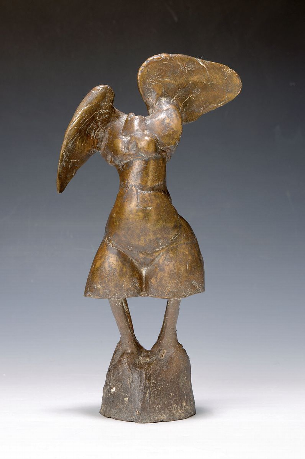Gernot Rumpf, geb. 1941 Kaiserslautern, geflügelter Akt, monogr., H. ca. 35cm