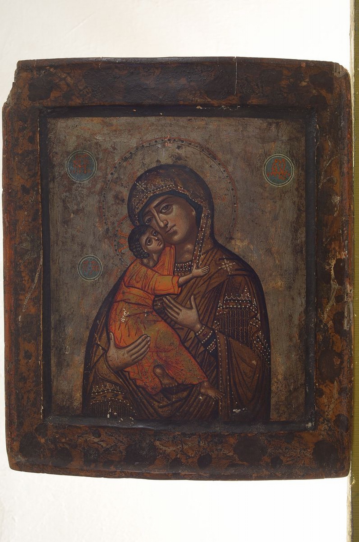 Detail k: Ikone, Russland, 2. Hälfte 19. Jh., Gottesmutter mit Kind, Tempera auf Holz, vertieftes Mittelfeld, ca. 31x26cm