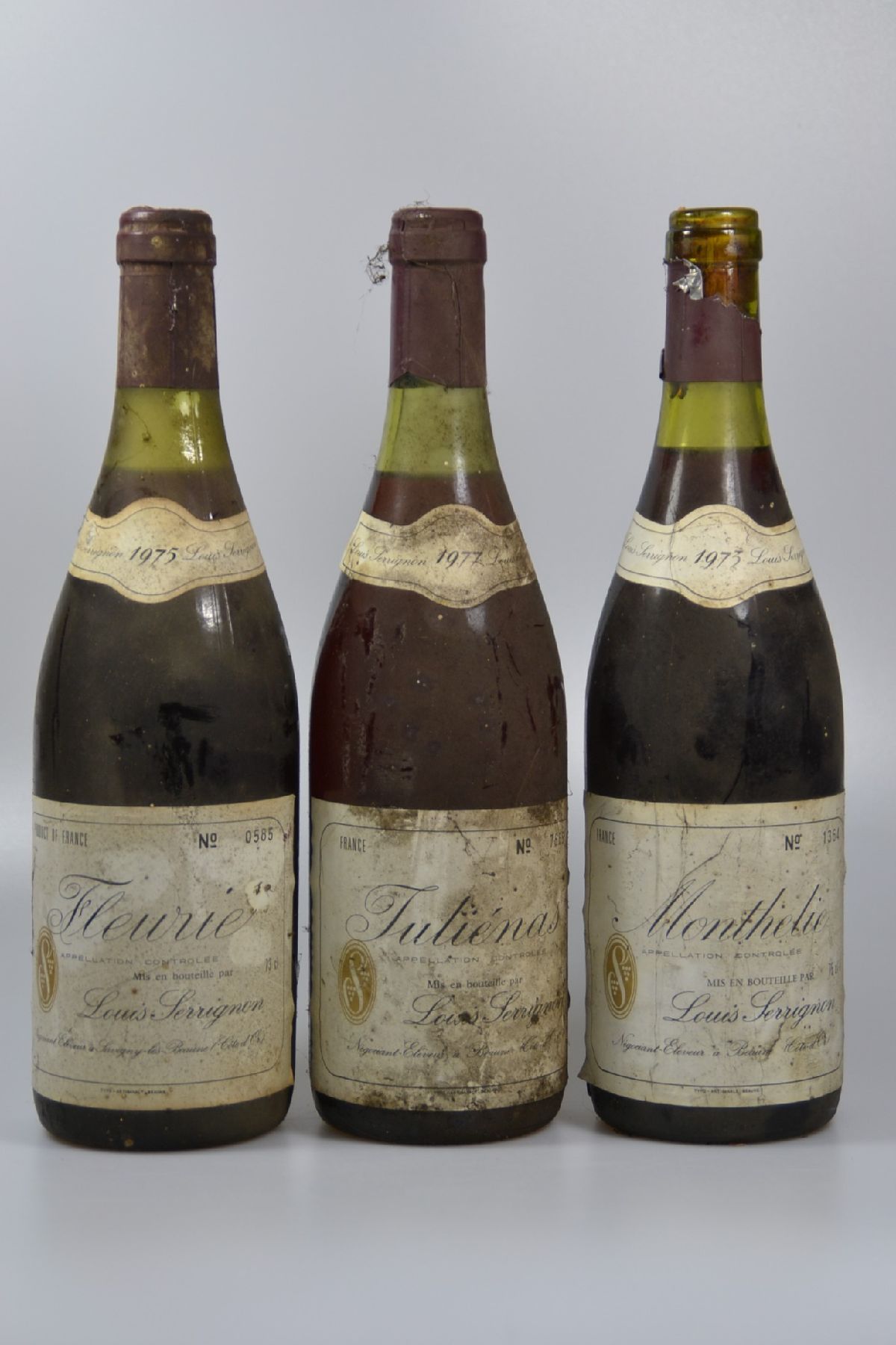 11 Fl. Burgund, 1973-77, Louis Serrignon, Fleurie, 6 x Fleurie 1975, 5 x Monthelie 1973 und 1977, 0.75 l, Alters- und Gebr.-sp., Schwund, aus einer ...