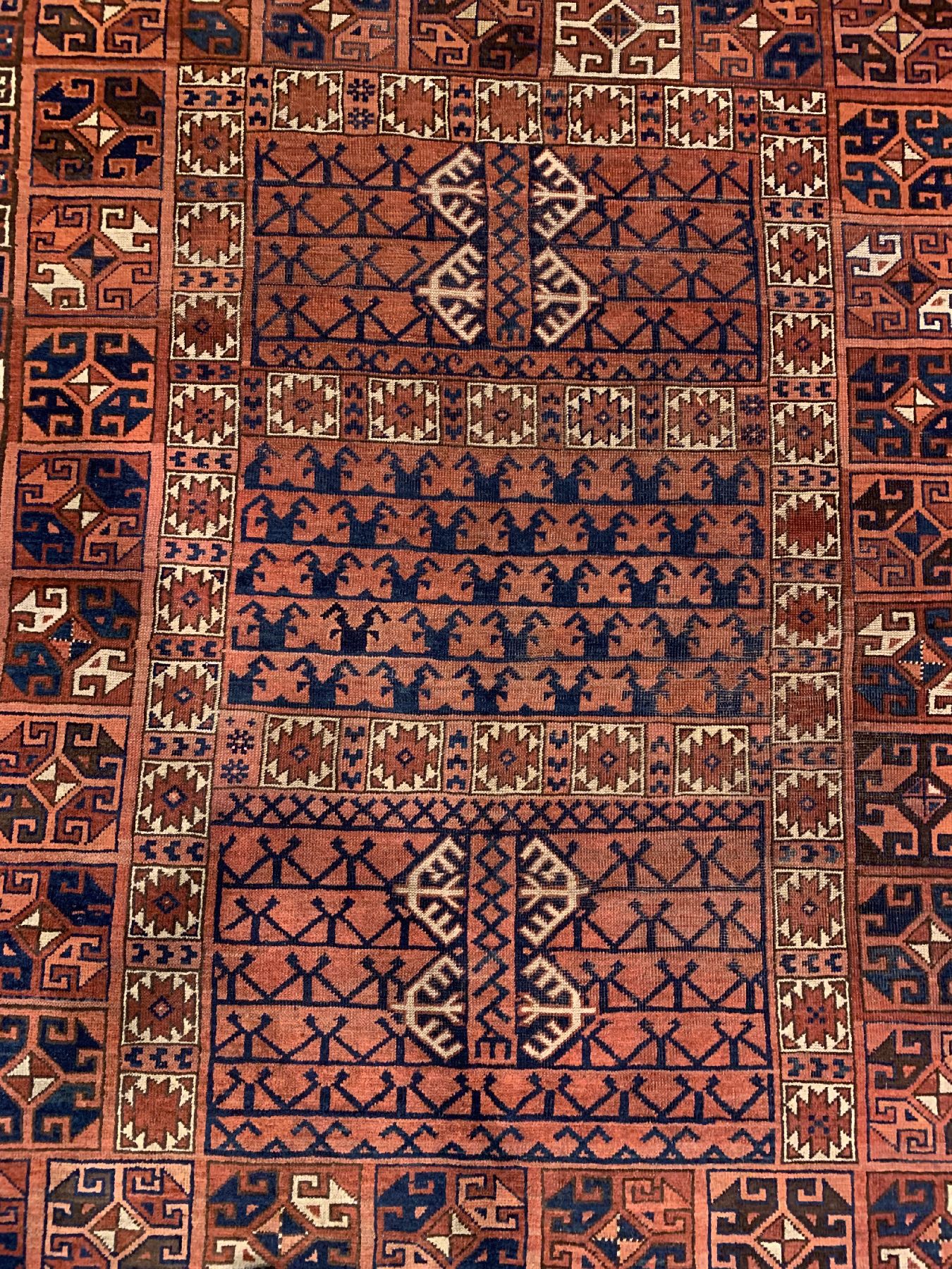 Detail a: Antiker Uzbekischer Engsi, Uzbekistan, mitte 19 Jhd, Wolle geknüpft auf Wolle mit Kartschin Göls, ca, 195 x 160 cm, EHZ:4 (Alters-und ...