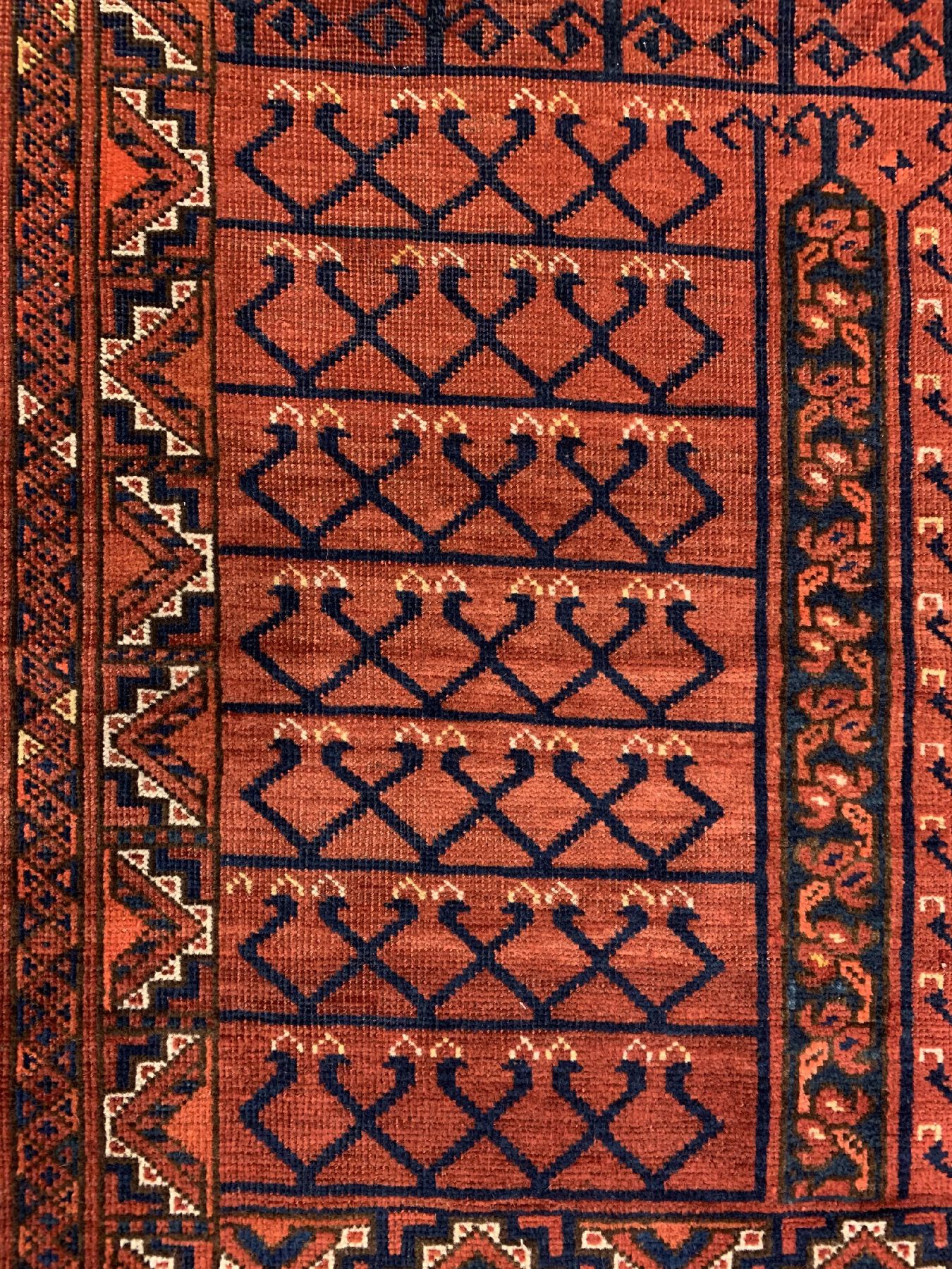 Detail c: Antiker Ersari Engsi, Turkmenistan, mitte 19 Jhd., Wolle geknüpft auf Wolle mit Ersari Sainak, ca, 200 x 146 cm, EHZ:3(Altersbedingt guter Zustand)