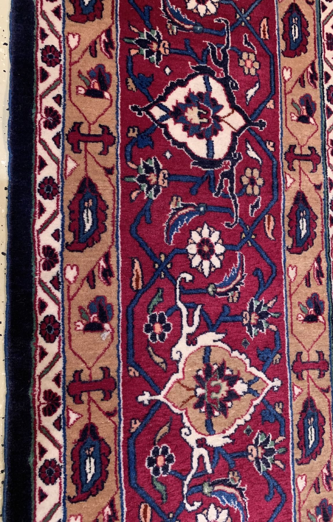 Detail b: Feiner Weramin, Zentralpersien, Korkwolle geknüpft auf Baumwolle, Mahi Muster, ca. 360 x 257 cm, EHZ:2(Sehr guter Zustand).