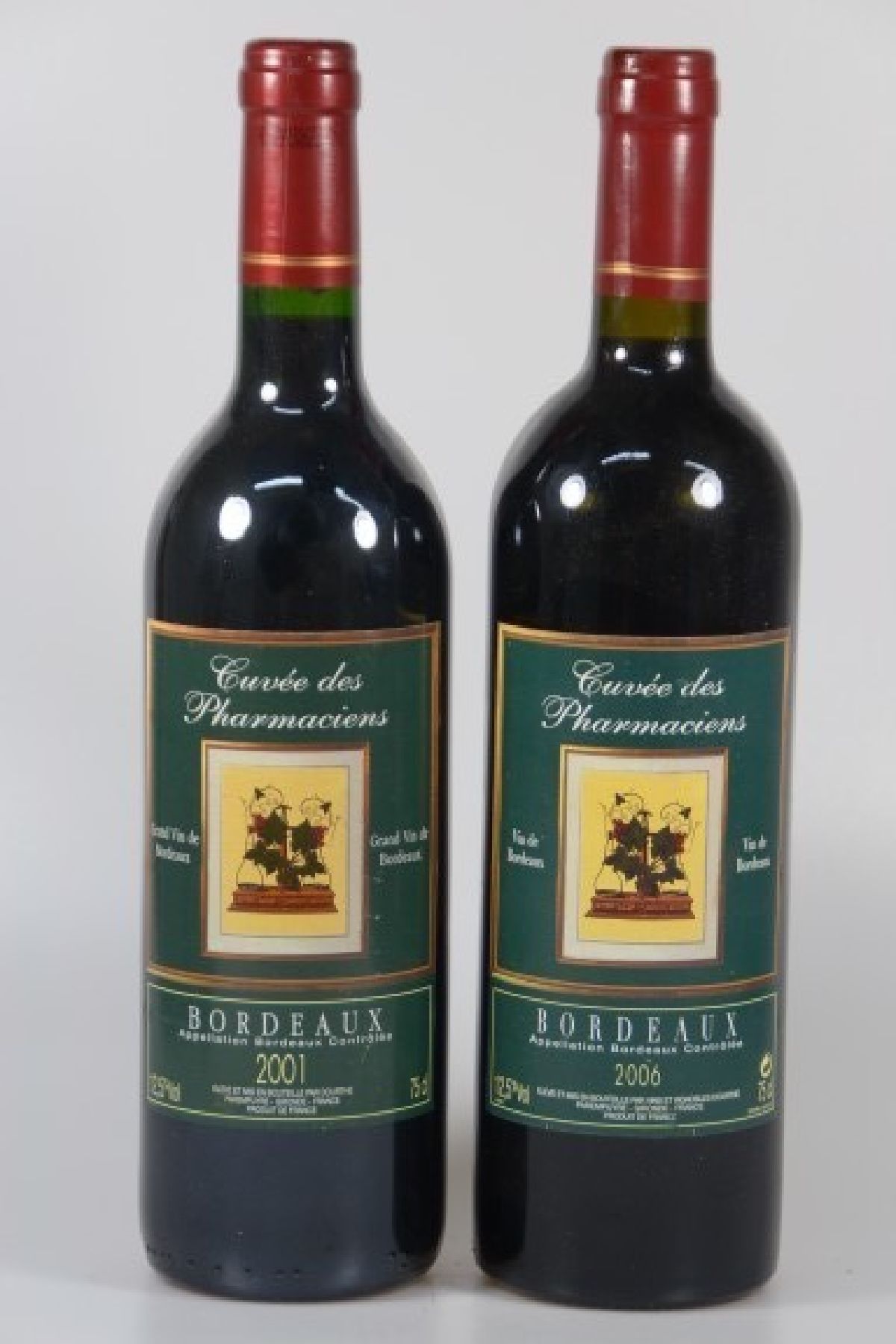13 Flaschen Bordeaux: 9 x 2001 Cuvée des Pharmaciens, 75 cl und 4 x 2002 Collection de Chantré, Bordeaux, 75 cl, top shoulder und besser, Alters- ...
